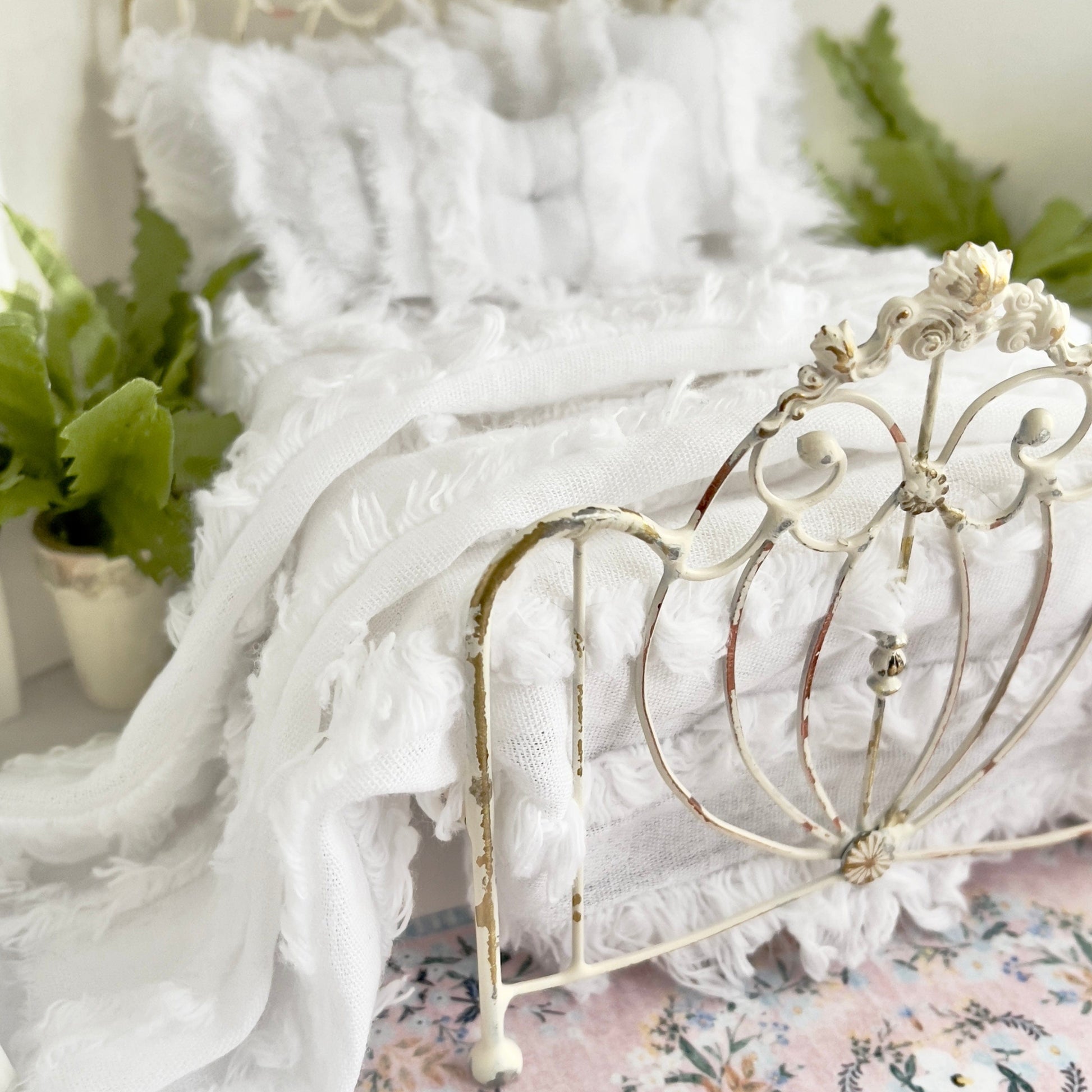 Chantallena White Bed Linens Boundless White |Whisper-Thin White Textured Raw-Edged Cotton Fringed Set | Dorian