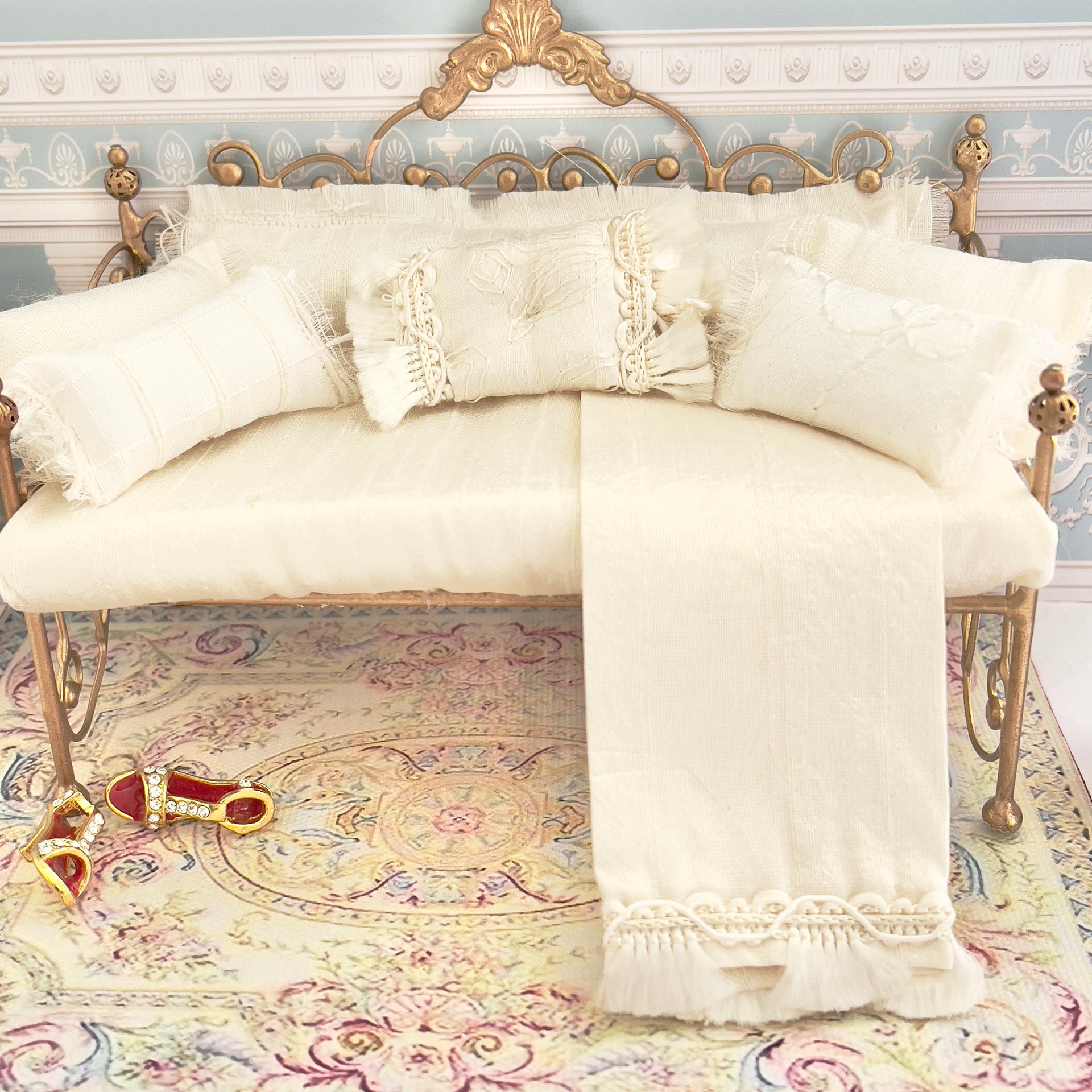 Softly Seated | 1:12 Scale Sofas, Daybeds and Chairs | 1:12 Scale Painted Petals Furniture|Chantallena