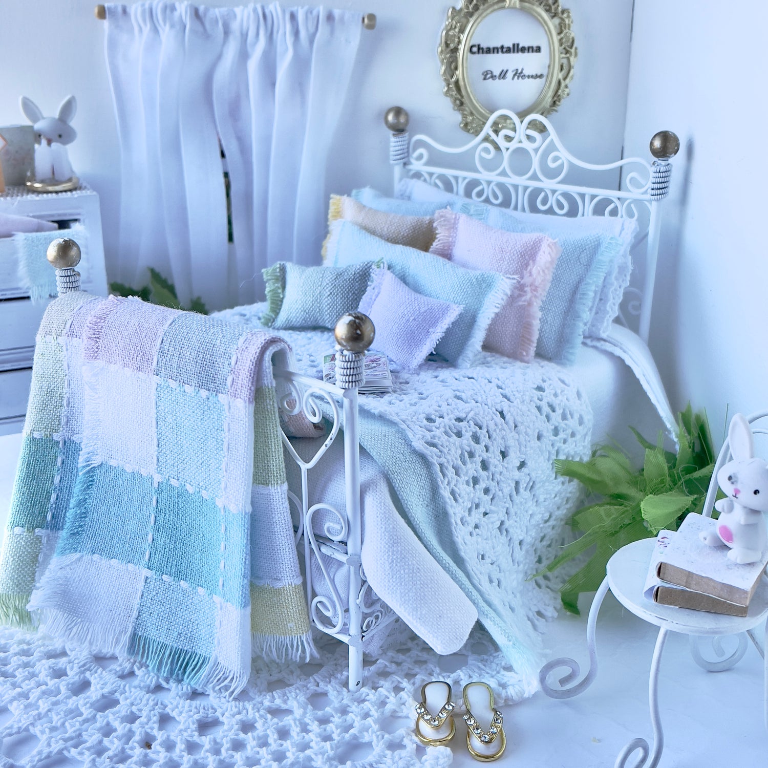 Home for the Holidays-Seasonal Bedding- 1:12 Scale