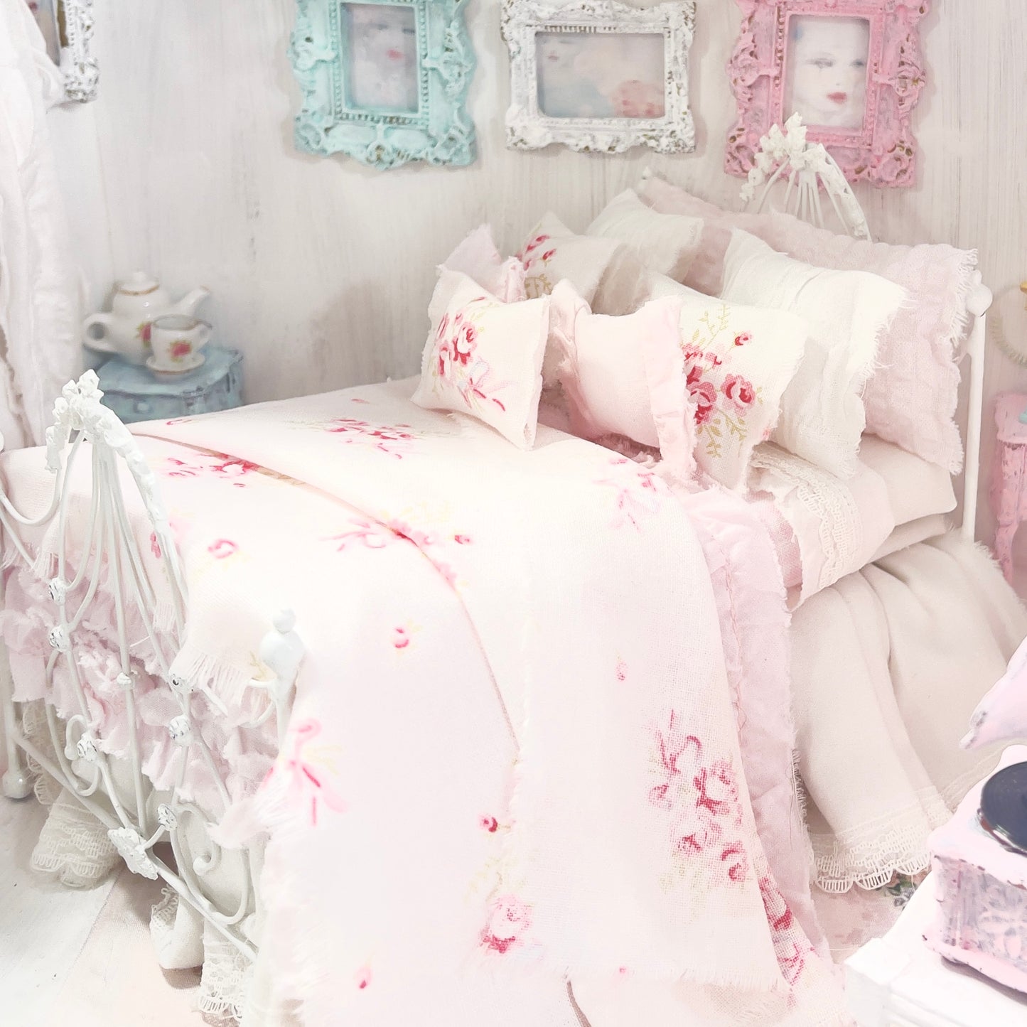 Dressed 1:12 Scale Bed | White and Pink Shabby Roses with Pink Ruffled Bedspread| All About the Roses