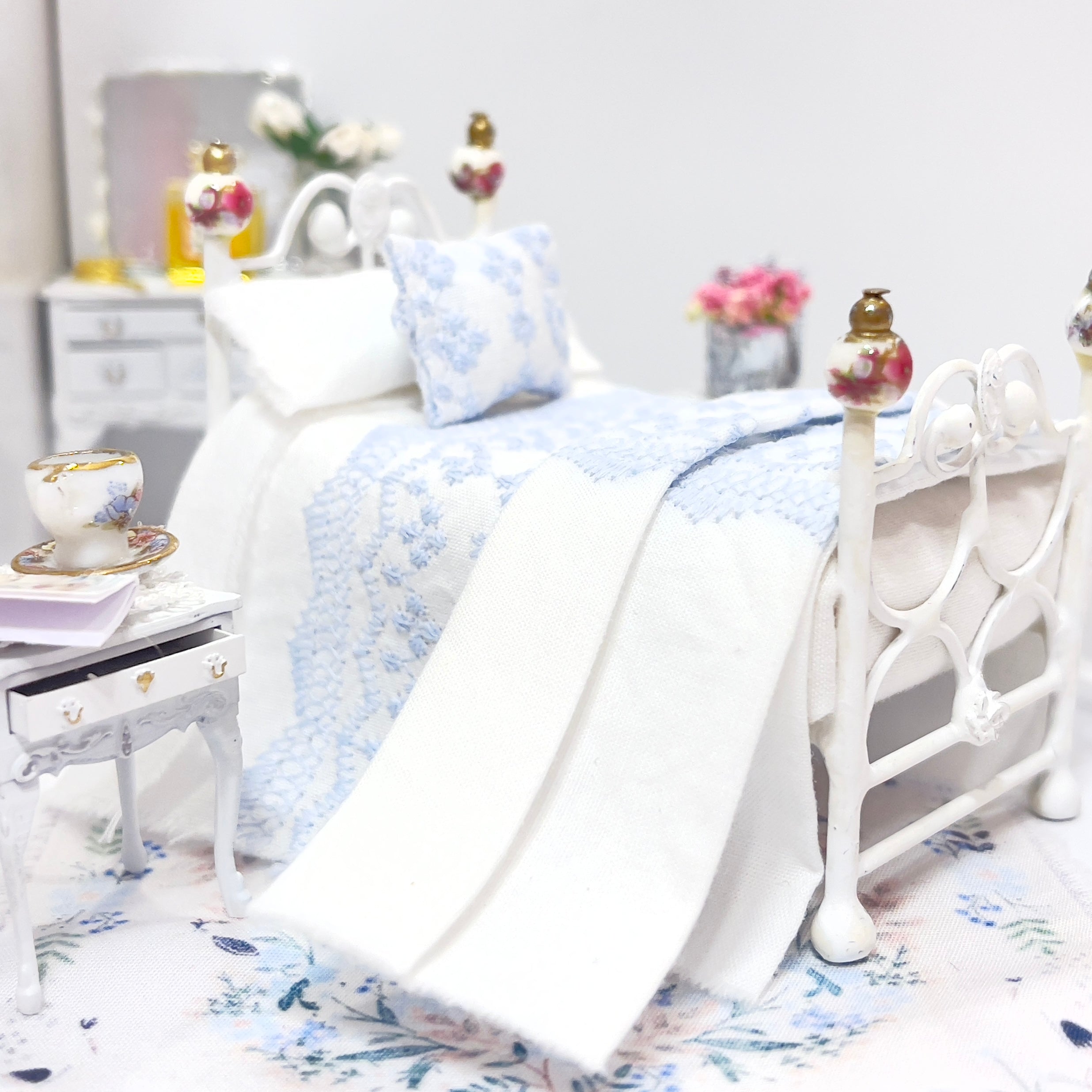 Dollhouse beds sales