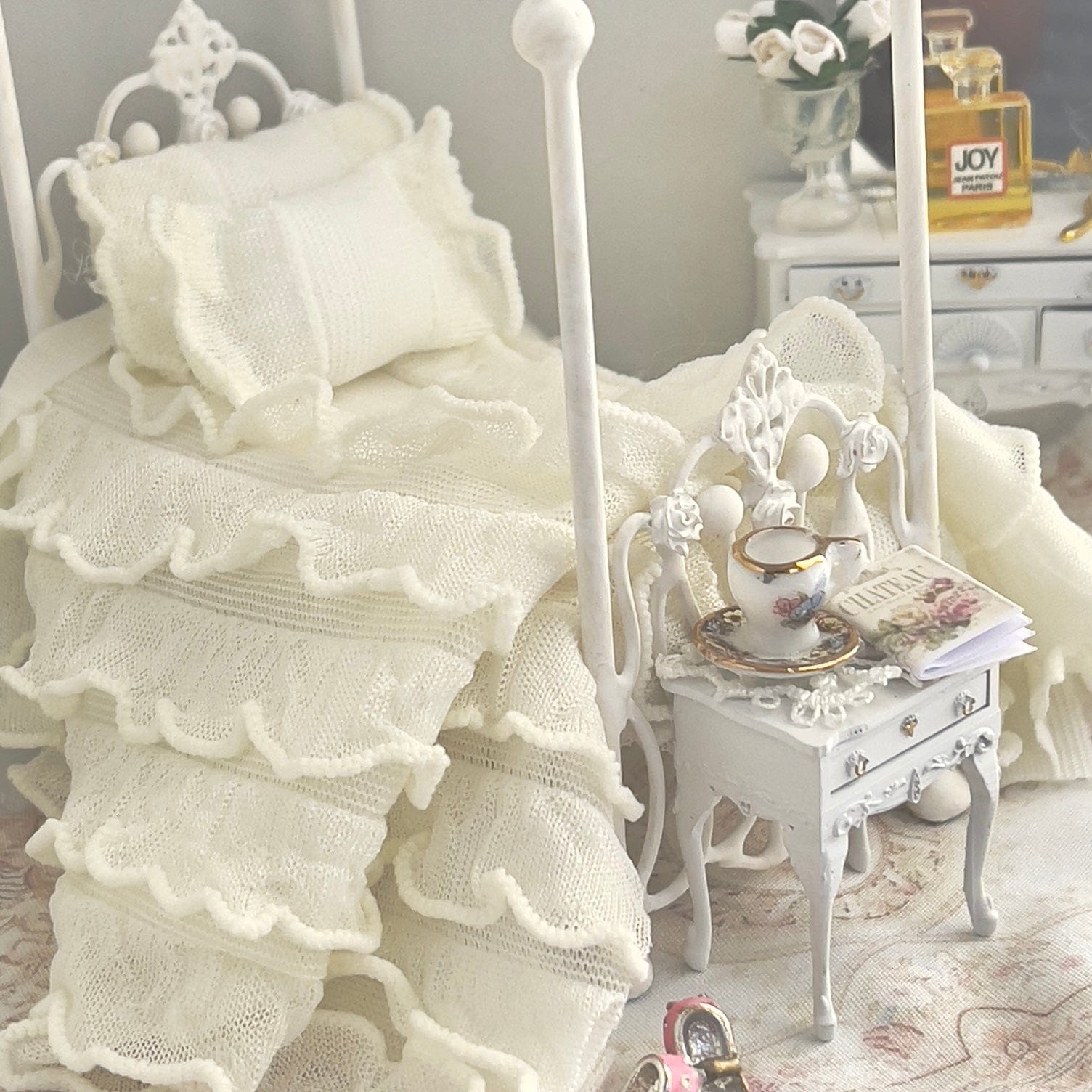 CHANTALLENA 1:24 Scale |  Three Piece Off White Linen Blend with Crocheted Throw Dollhouse Bedding Set | Pink Petite