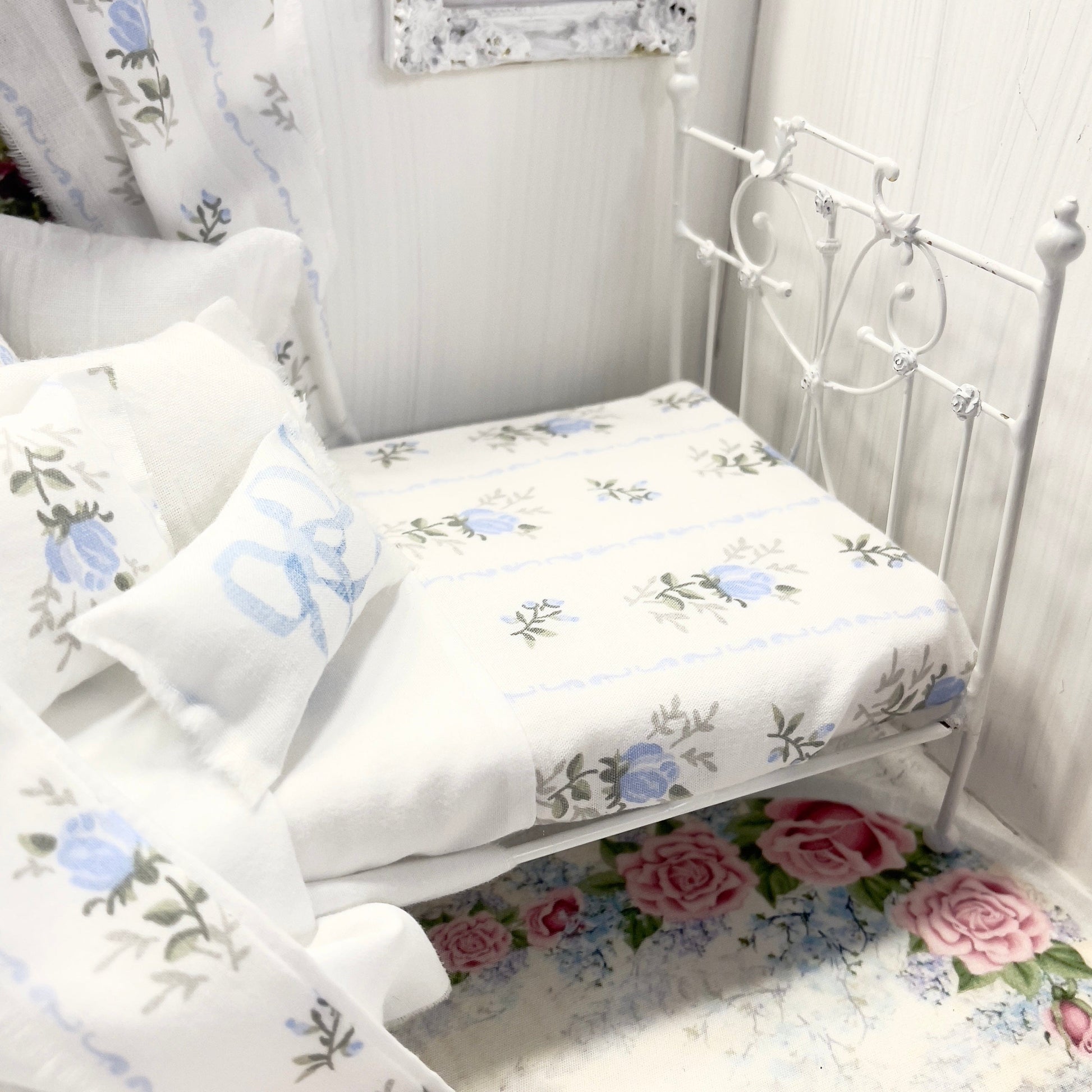 Chantallena Doll House Bedding Lillian Grace| Blue Roses Trellis Cotton Bedding Set with Pin-tucked Comforter