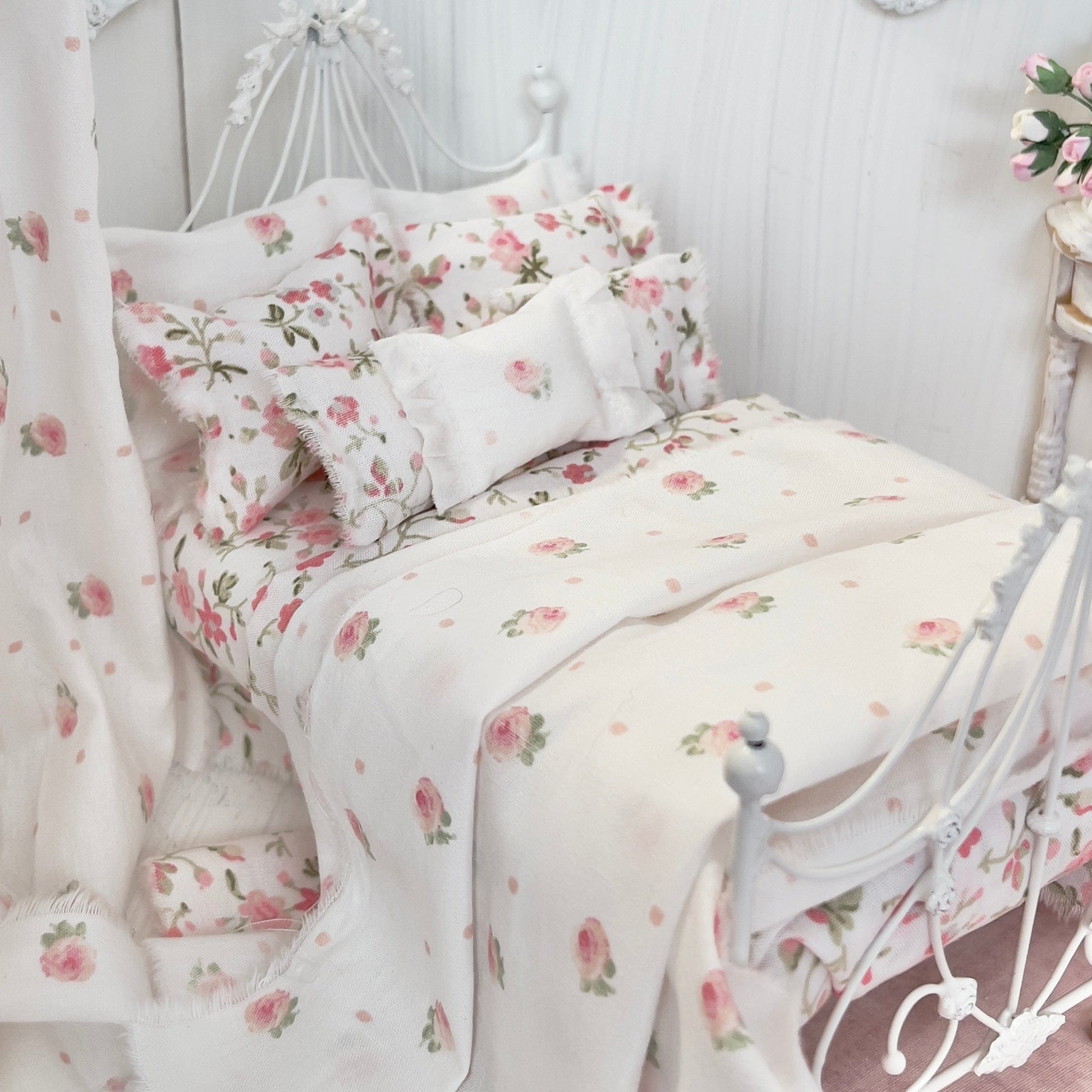 Chantallena Doll House Bedding Lillian Grace| Pink Ditsy Floral and Pink Roses Cotton Bedding Set