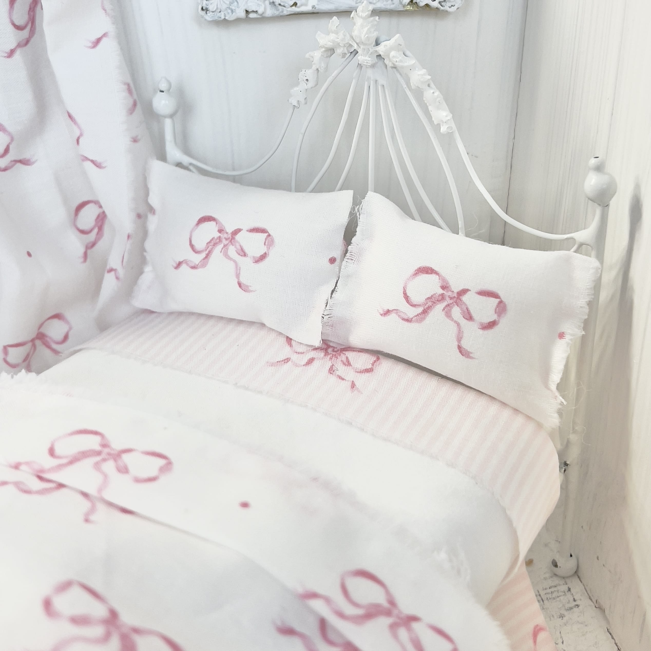 Chantallena Doll House Bedding Lottie- White Cotton with Pink Bows Bedding Set-1:12 Scale | Forever in Bloom| Chantallena