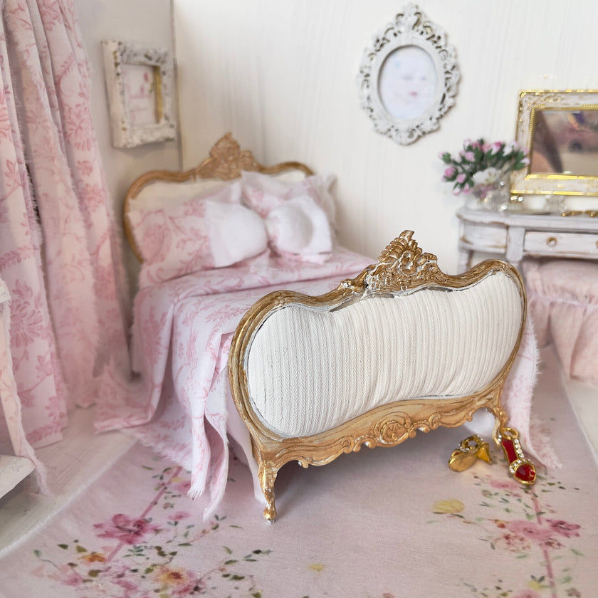 Chantallena Doll House Bedding Milly-White and Pink Cotton Chinoiserie Cotton  Bedding Set-1:12 Scale | Forever in Bloom| Chantallena