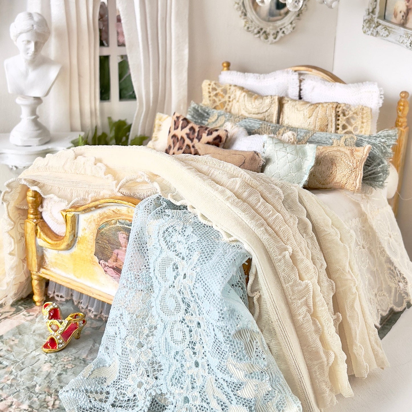 Chantallena Doll House dressed bed Chloe | Decoupage Paris Theme with Linen and Lace Bedding