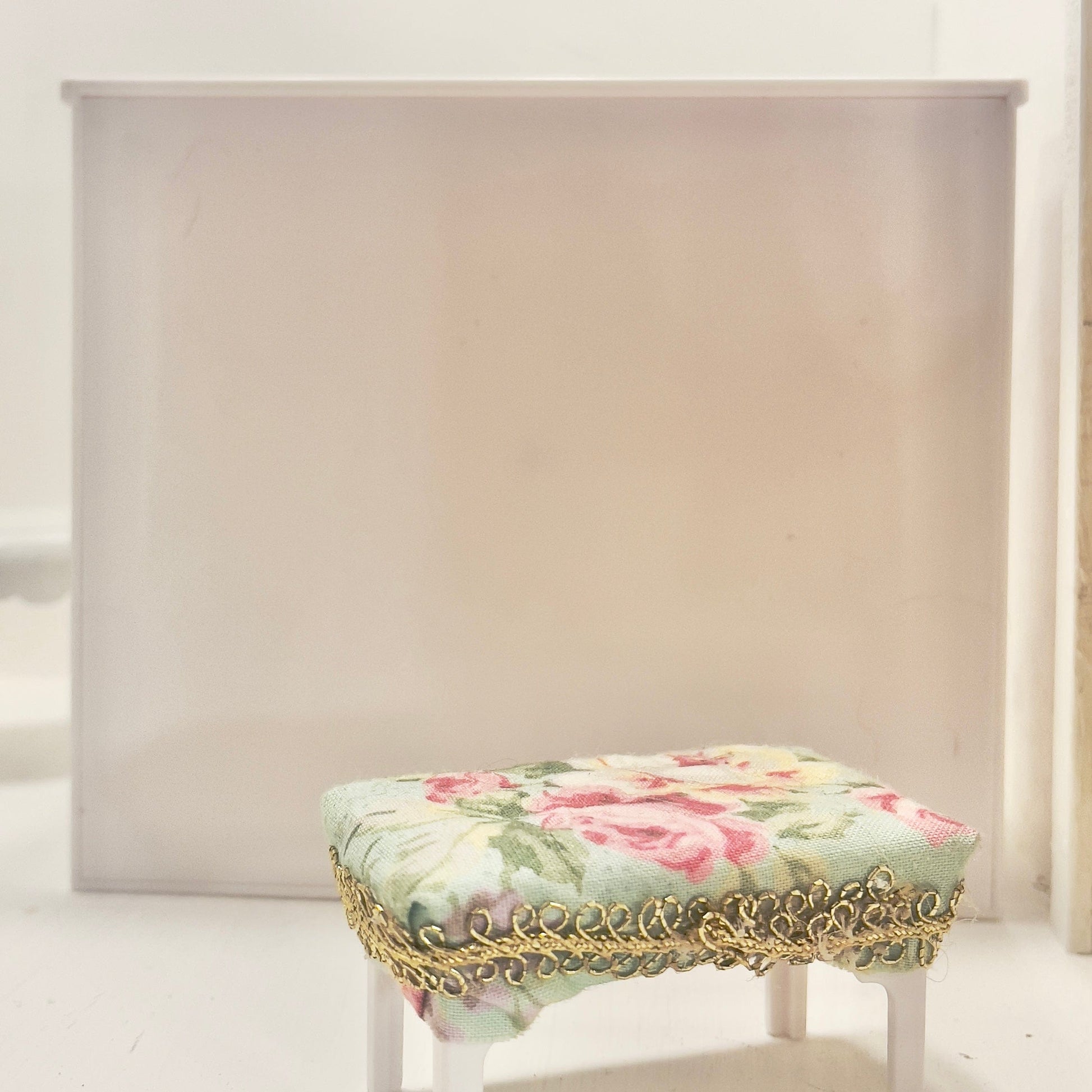 Chantallena Doll House Furniture Fawn’s Flea Market Finds | Eight Piece Furniture and Decor- 1:12 Scale |Lot 8