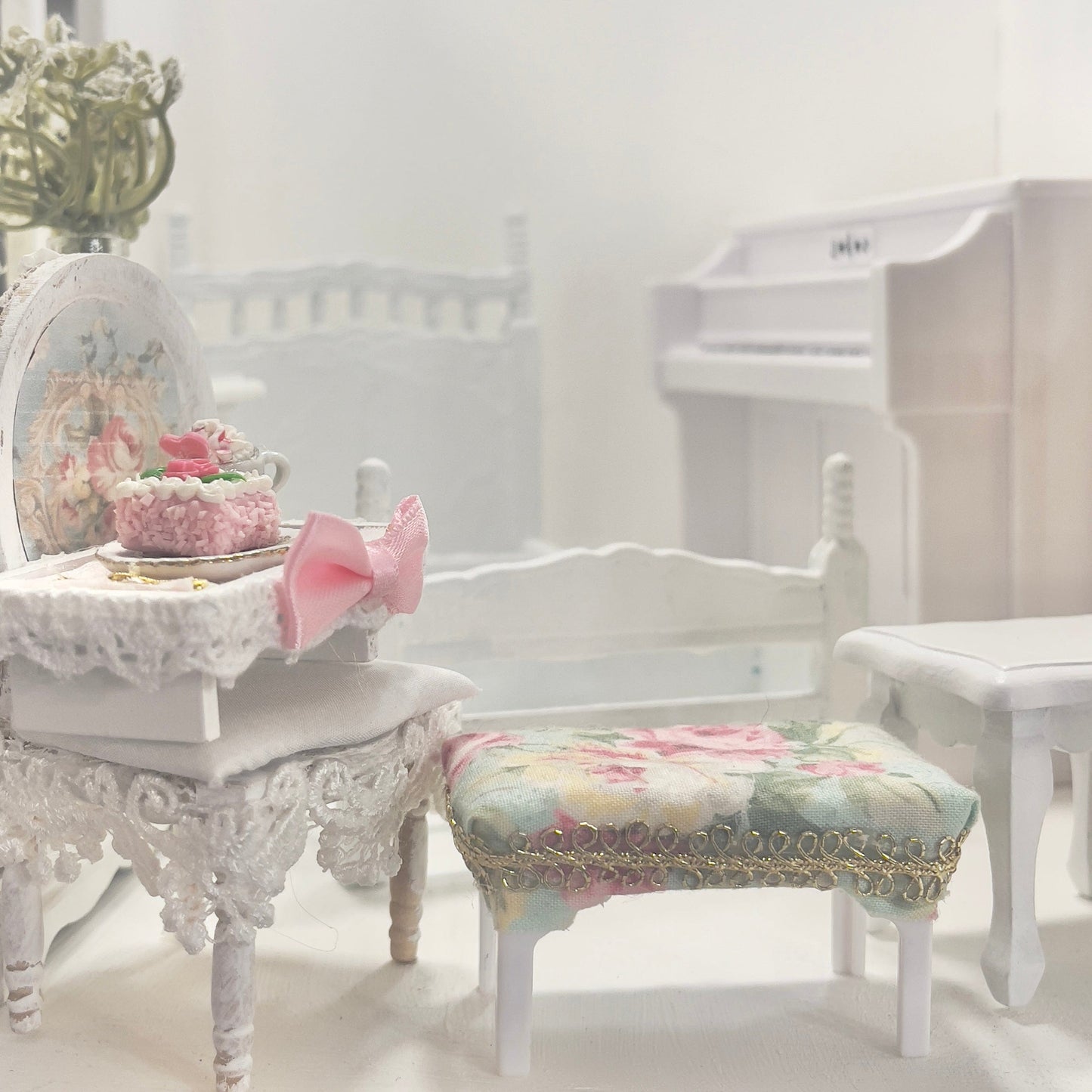 Chantallena Doll House Furniture Fawn’s Flea Market Finds | Eight Piece Furniture and Decor- 1:12 Scale |Lot 8