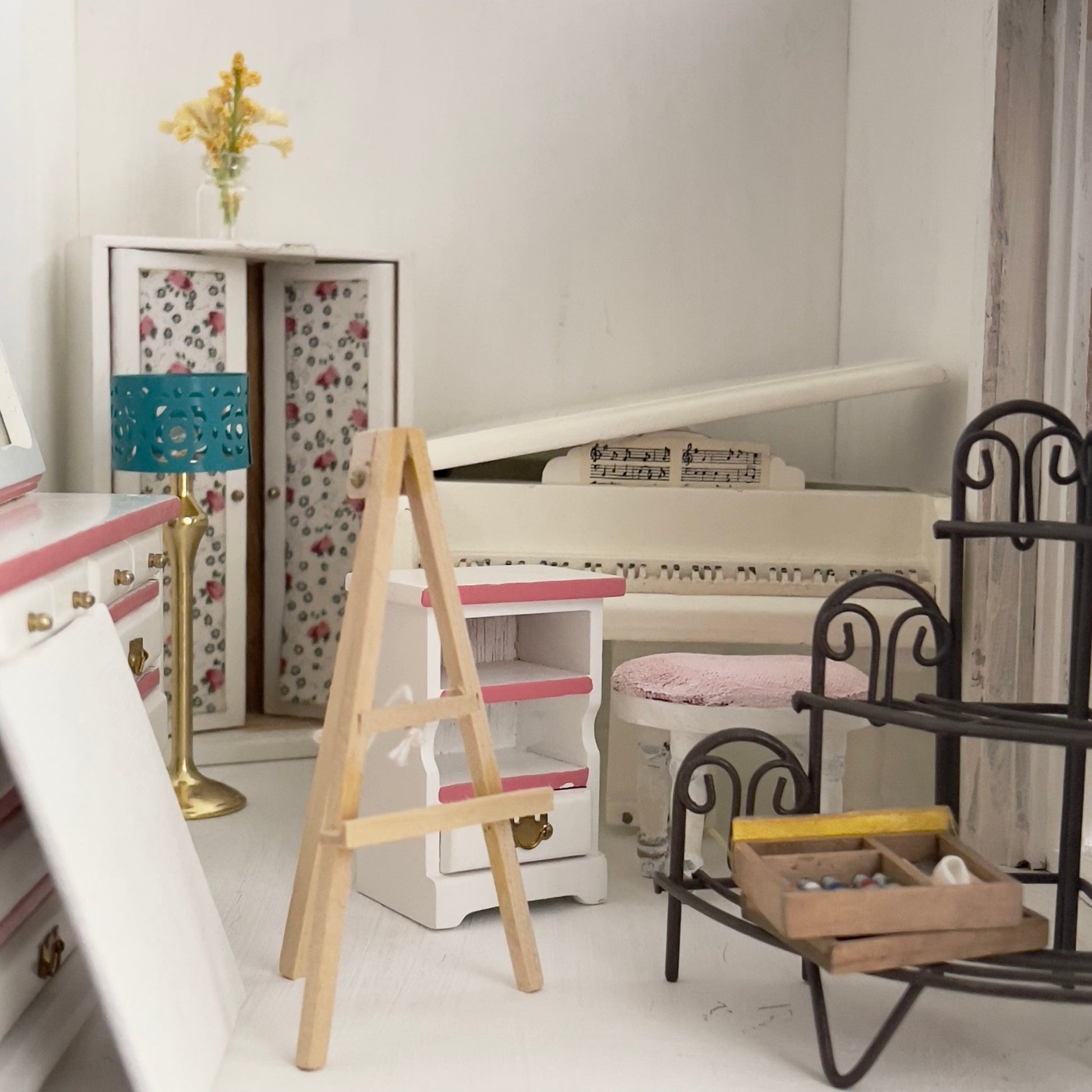 Chantallena Doll House Furniture Fawn’s Flea Market Finds |Eleven Piece Furniture and Decor- 1:12 Scale |Lot 1