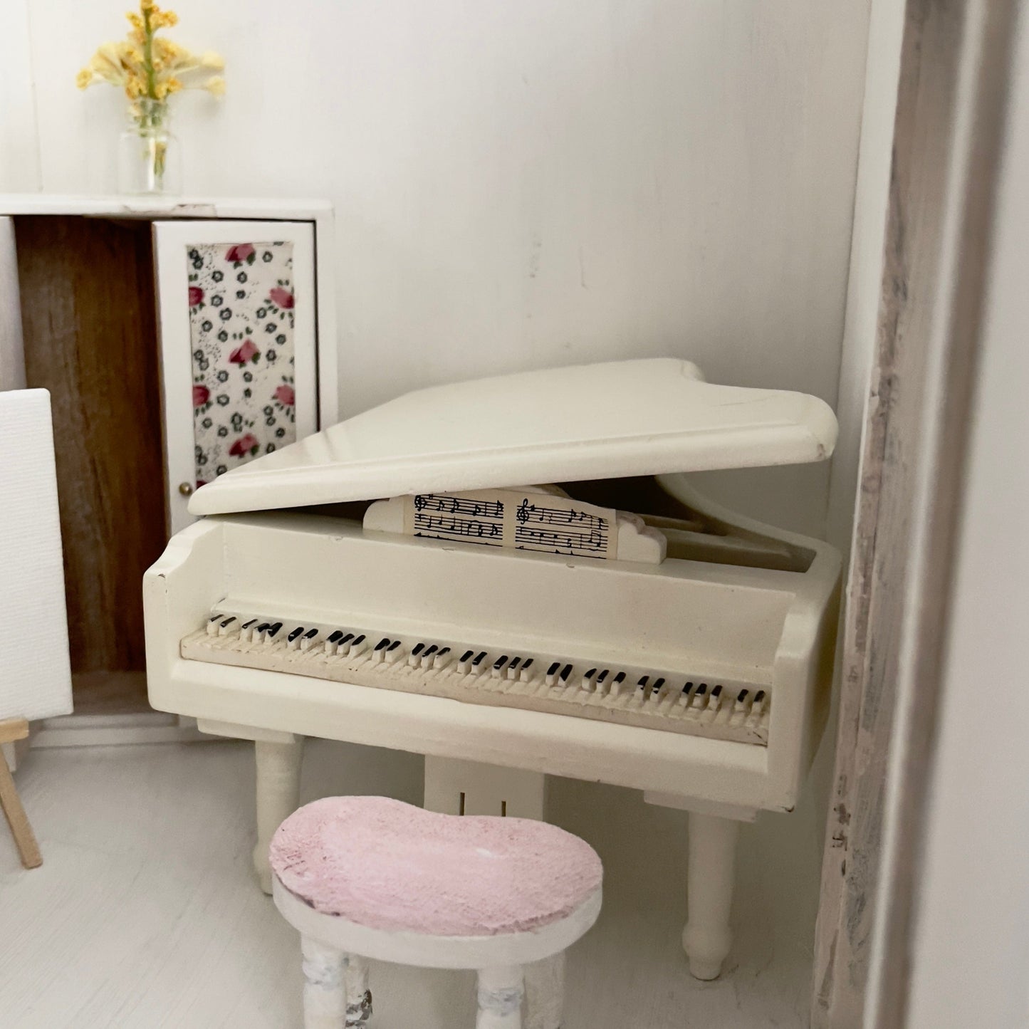 Chantallena Doll House Furniture Fawn’s Flea Market Finds |Eleven Piece Furniture and Decor- 1:12 Scale |Lot 1