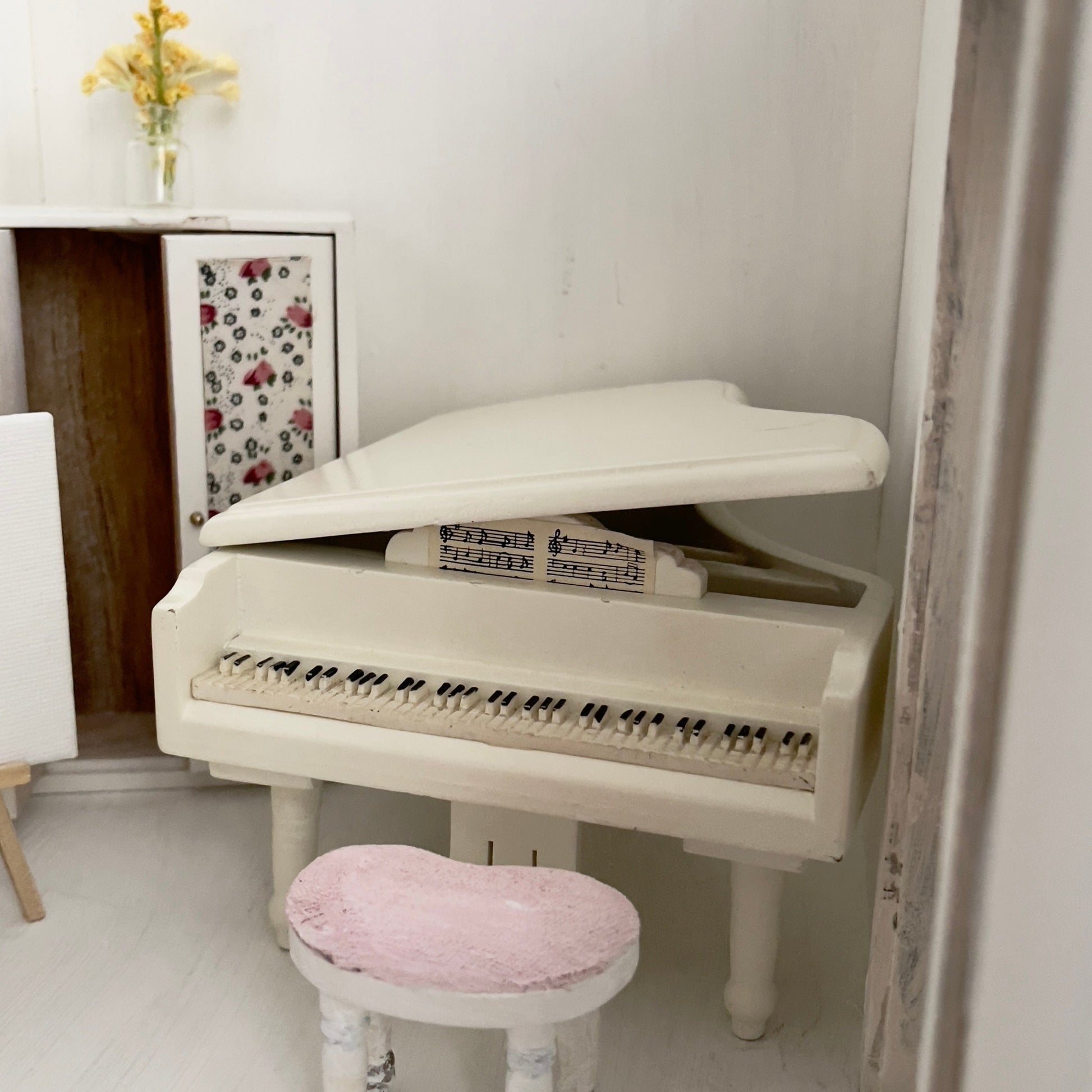 Chantallena Doll House Furniture Fawn’s Flea Market Finds |Eleven Piece Furniture and Decor- 1:12 Scale |Lot 1