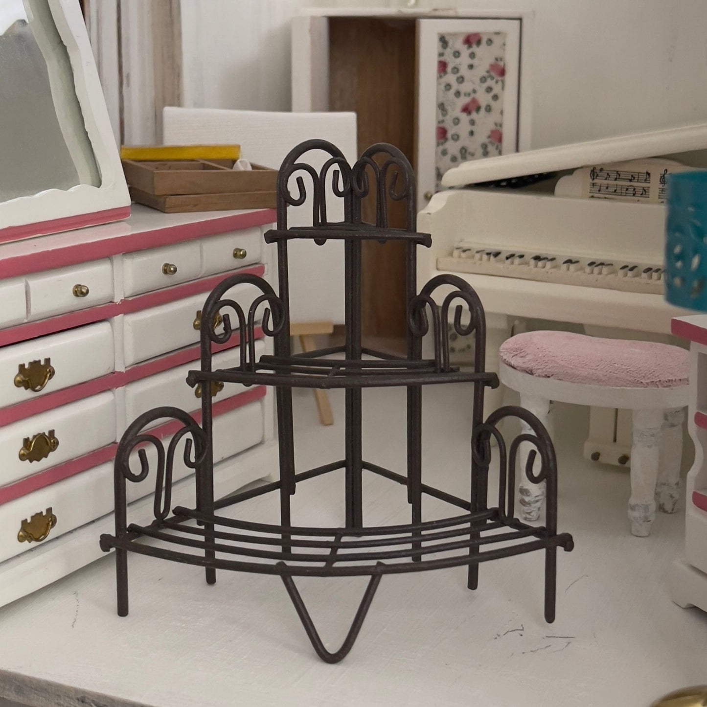 Chantallena Doll House Furniture Fawn’s Flea Market Finds |Eleven Piece Furniture and Decor- 1:12 Scale |Lot 1