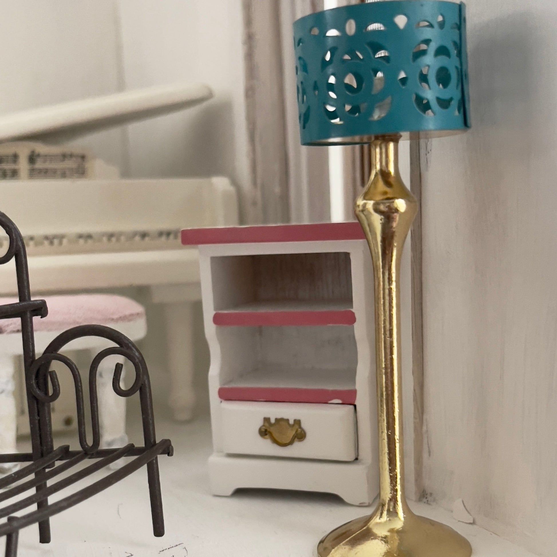 Chantallena Doll House Furniture Fawn’s Flea Market Finds |Eleven Piece Furniture and Decor- 1:12 Scale |Lot 1