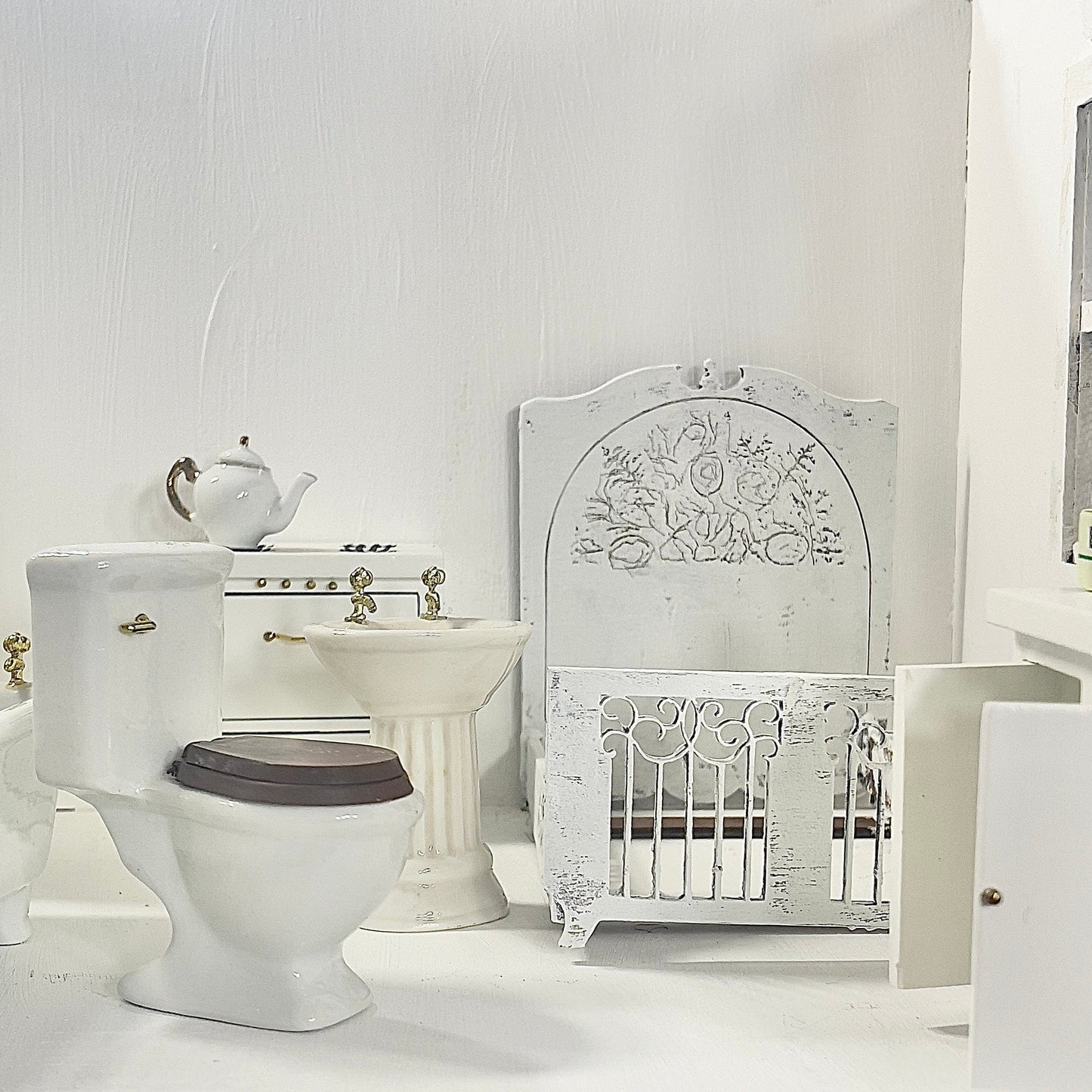 Chantallena Doll House Furniture Fawn’s Flea Market Finds |Eleven Piece Furniture and Decor- 1:12 Scale |Lot 7