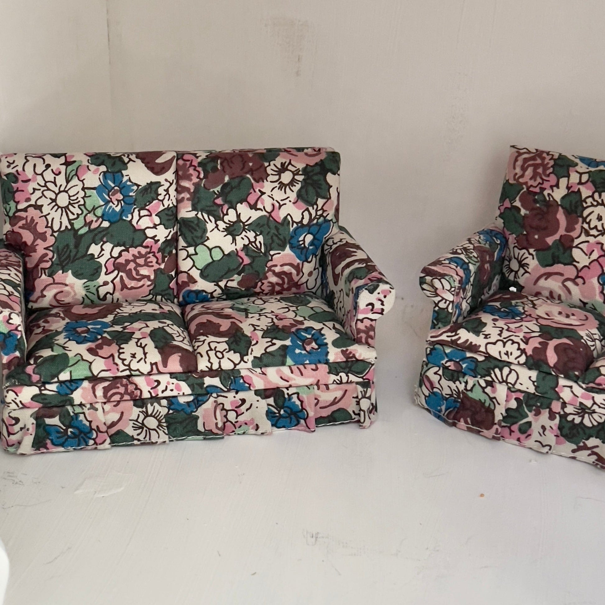Chantallena Doll House Furniture Fawn’s Flea Market Finds | Fourteen Piece Furniture and Decor- 1:12 Scale |Lot 2