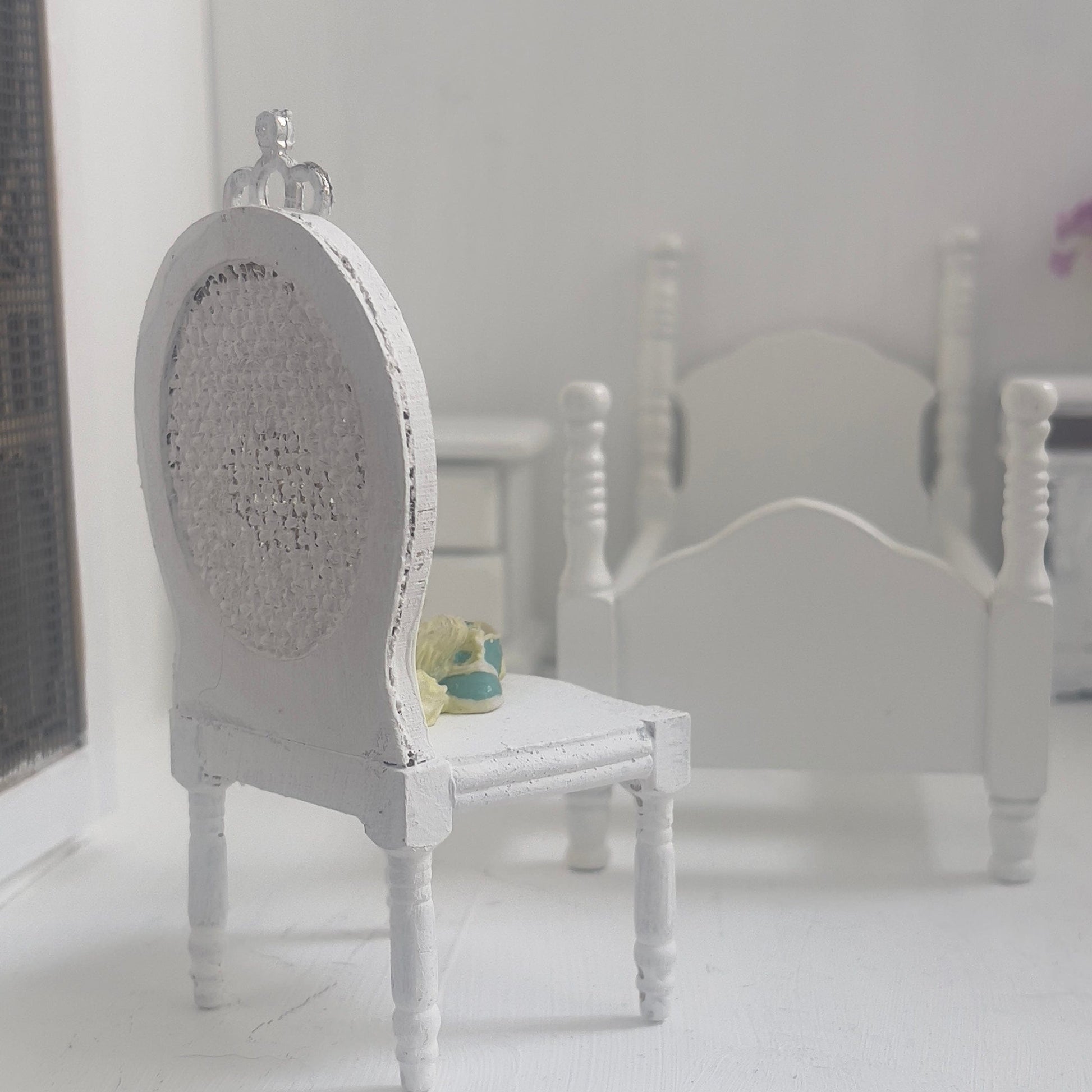 Chantallena Doll House Furniture Fawn’s Flea Market Finds |Ten Piece Furniture and Decor- 1:12 Scale |Lot 4