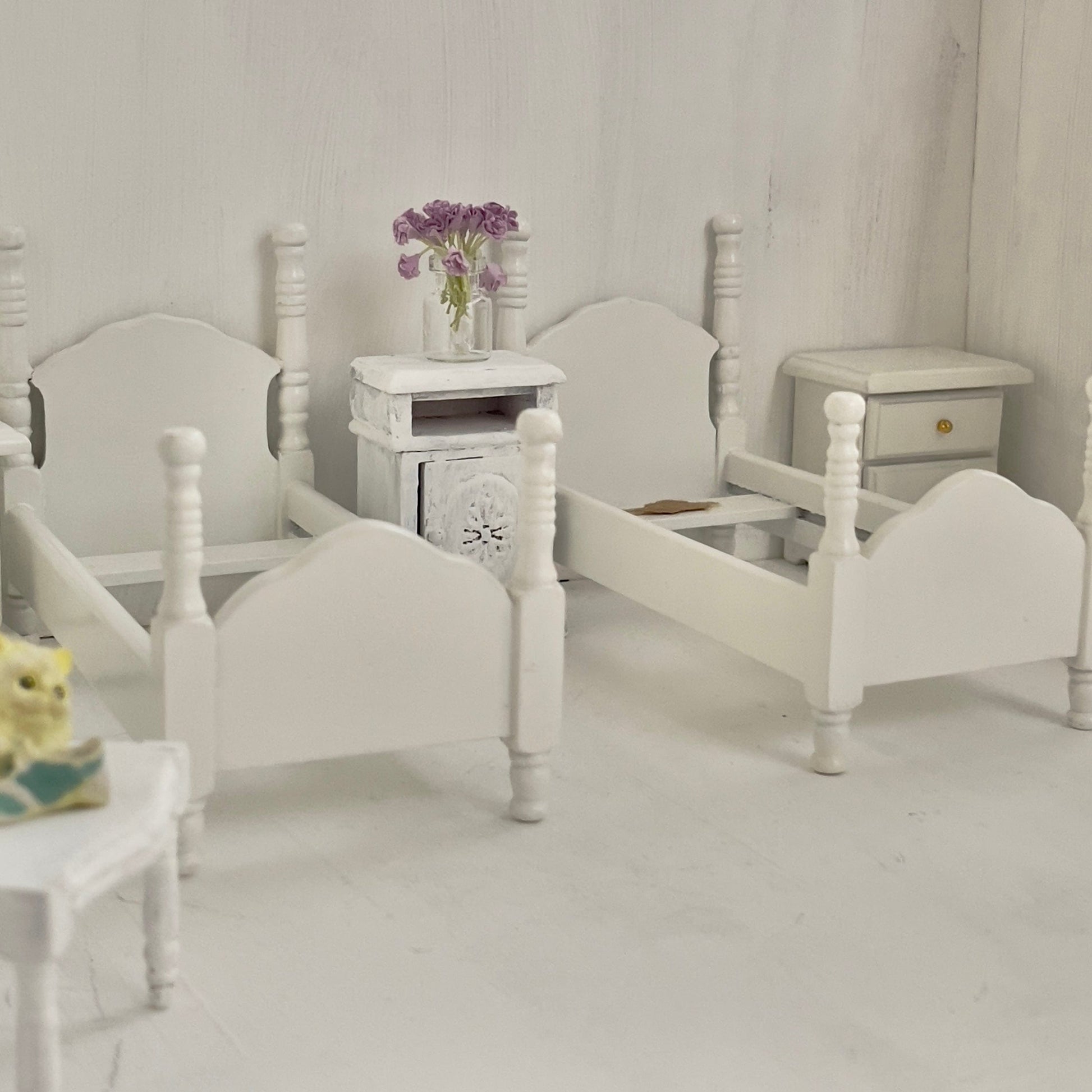 Chantallena Doll House Furniture Fawn’s Flea Market Finds |Ten Piece Furniture and Decor- 1:12 Scale |Lot 4
