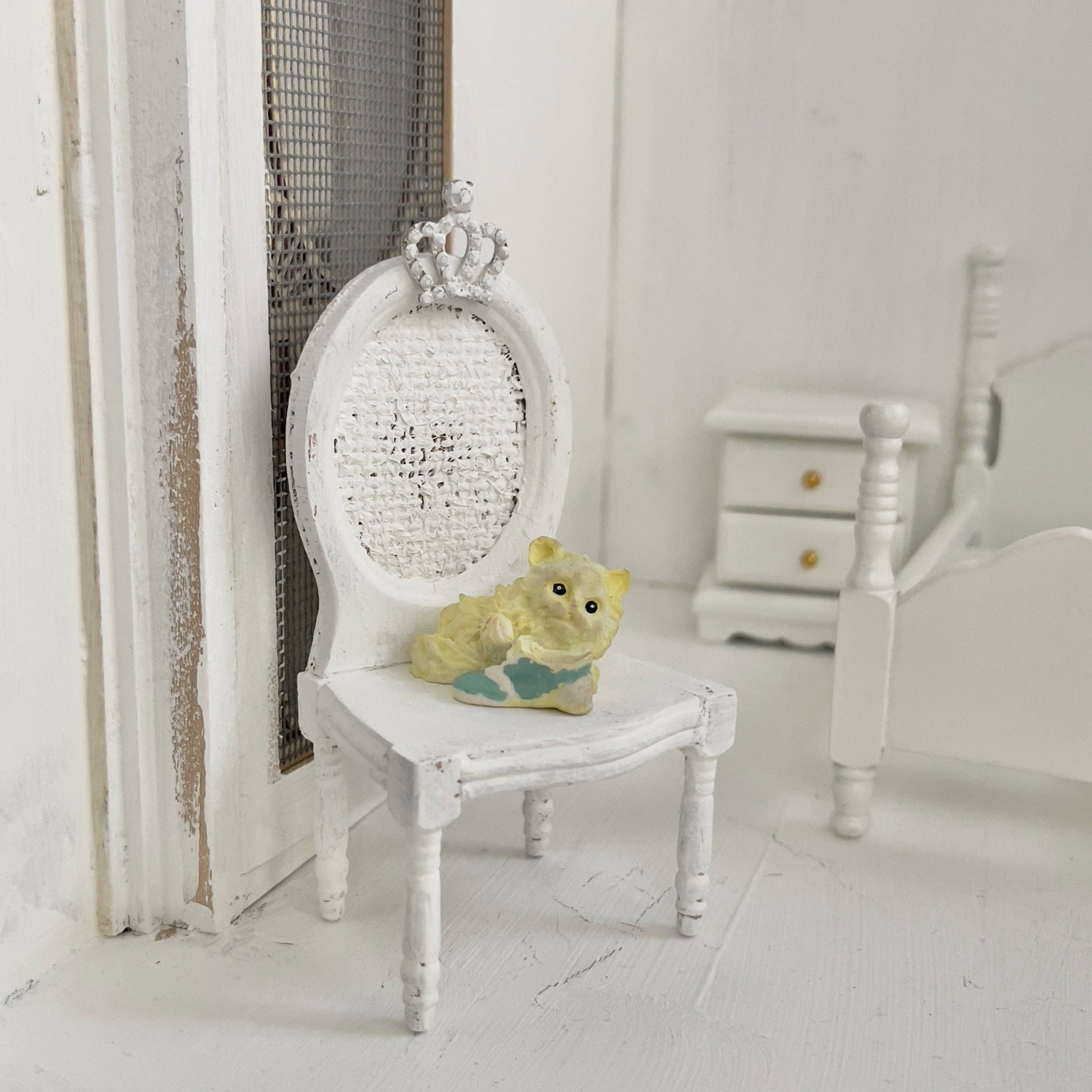 Chantallena Doll House Furniture Fawn’s Flea Market Finds |Ten Piece Furniture and Decor- 1:12 Scale |Lot 4