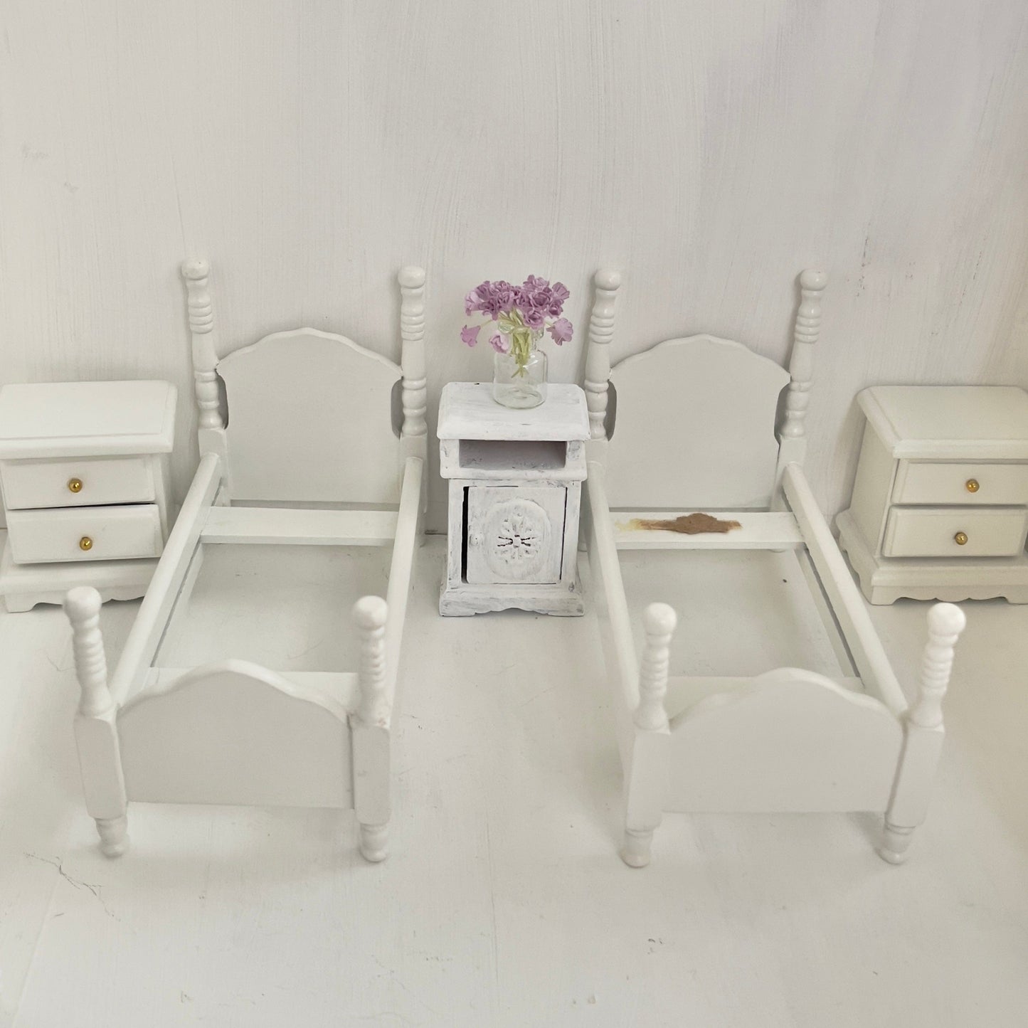 Chantallena Doll House Furniture Fawn’s Flea Market Finds |Ten Piece Furniture and Decor- 1:12 Scale |Lot 4