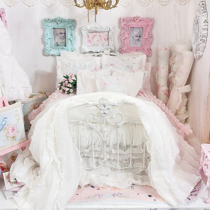Chantallena Doll House Seventh petal bedding set 1:12 Scale Seventh Petal Bedding Set -Bound by Roses| Chantallena