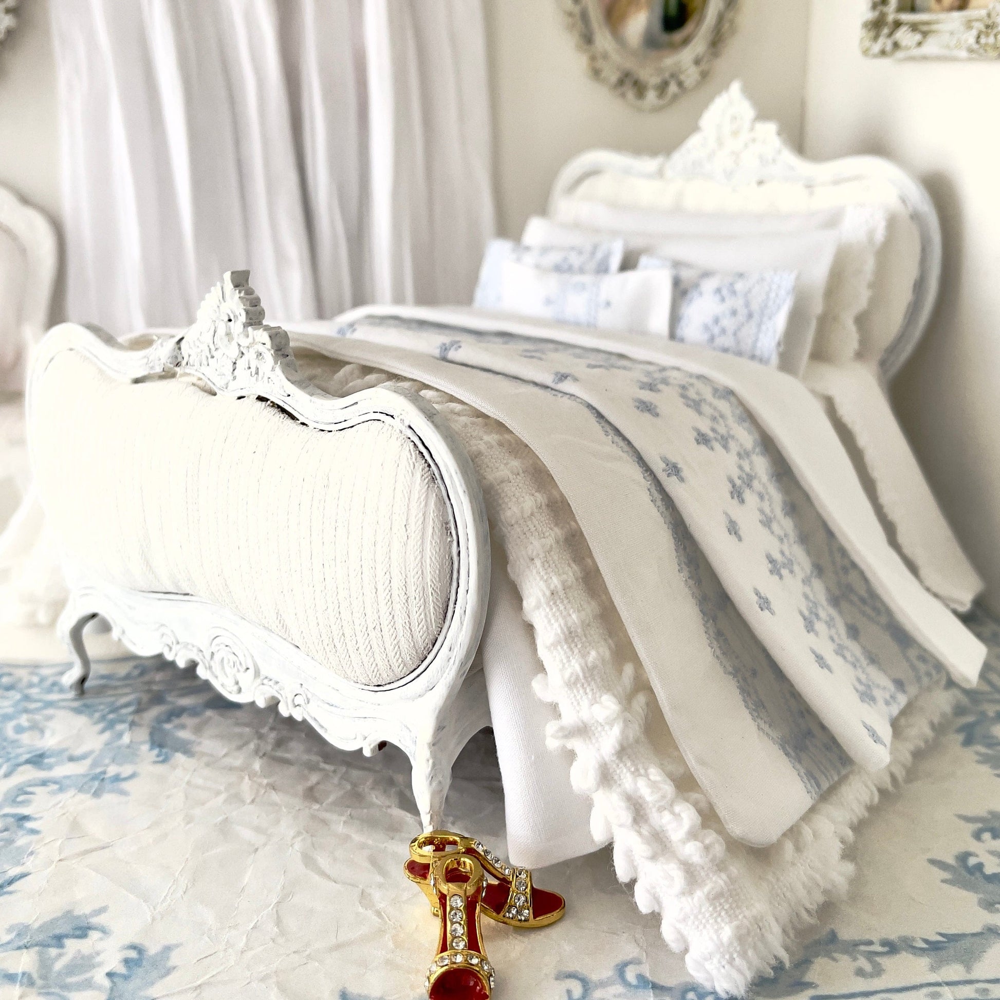 Chantallena Doll House Shabby Cottage | White Cotton Set with Pale Blue Embroidery Bed Runner | Ariel