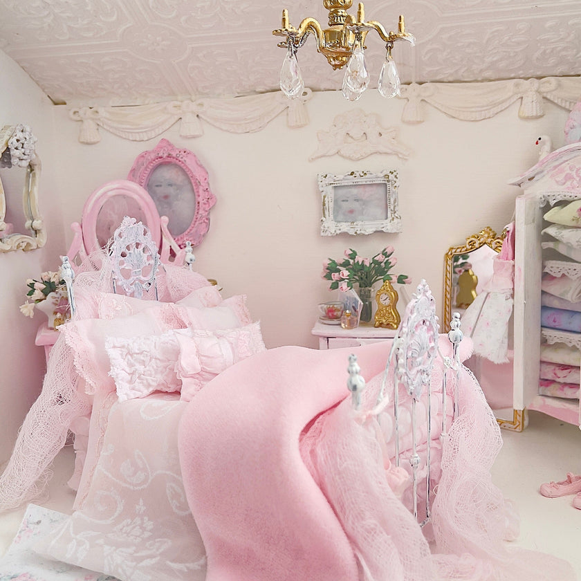 Chantallena Doll House Six whispering petals bed 1:12 Scale Dressed Dollhouse Bed - At the Ballet| Chantallena