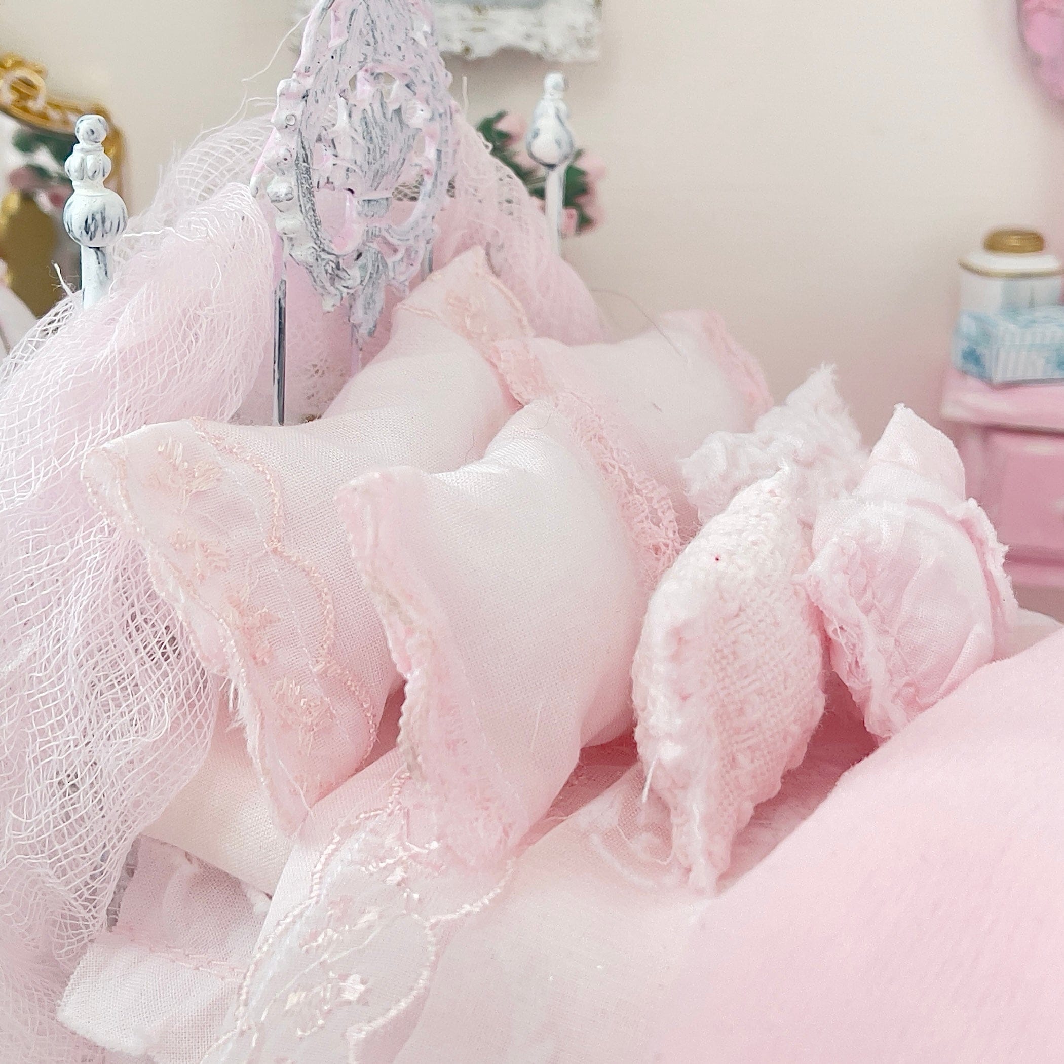 Chantallena Doll House Six whispering petals bed 1:12 Scale Dressed Dollhouse Bed - At the Ballet| Chantallena