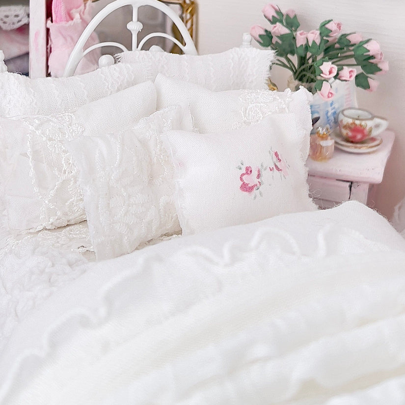 Chantallena Doll House Six whispering petals bed 1:12 Scale Dressed Dollhouse Bed - Bianco Ballet| Chantallena