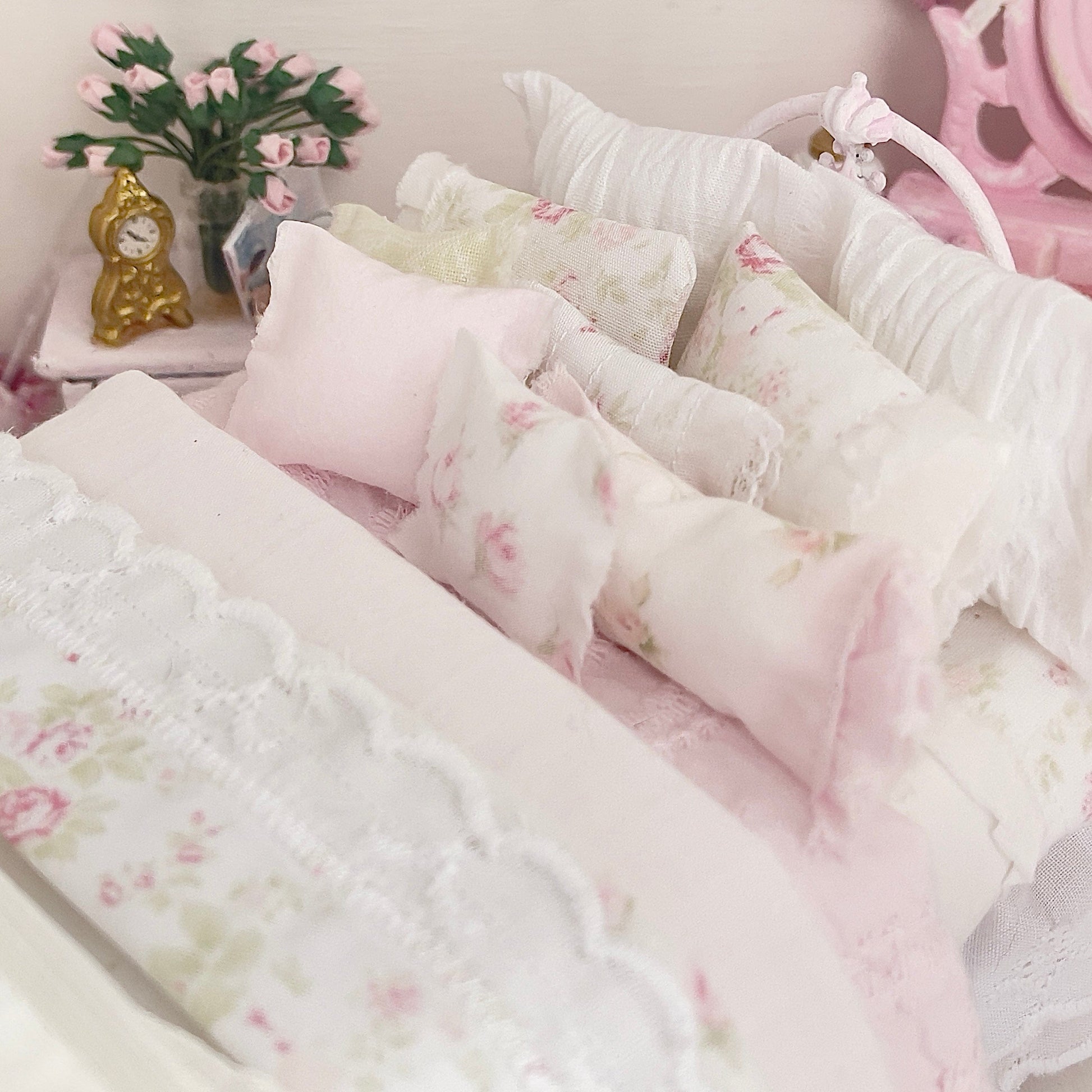 Chantallena Doll House Six whispering petals bed 1:12 Scale Dressed Dollhouse Bed - Garden Rosebuds | Chantallena
