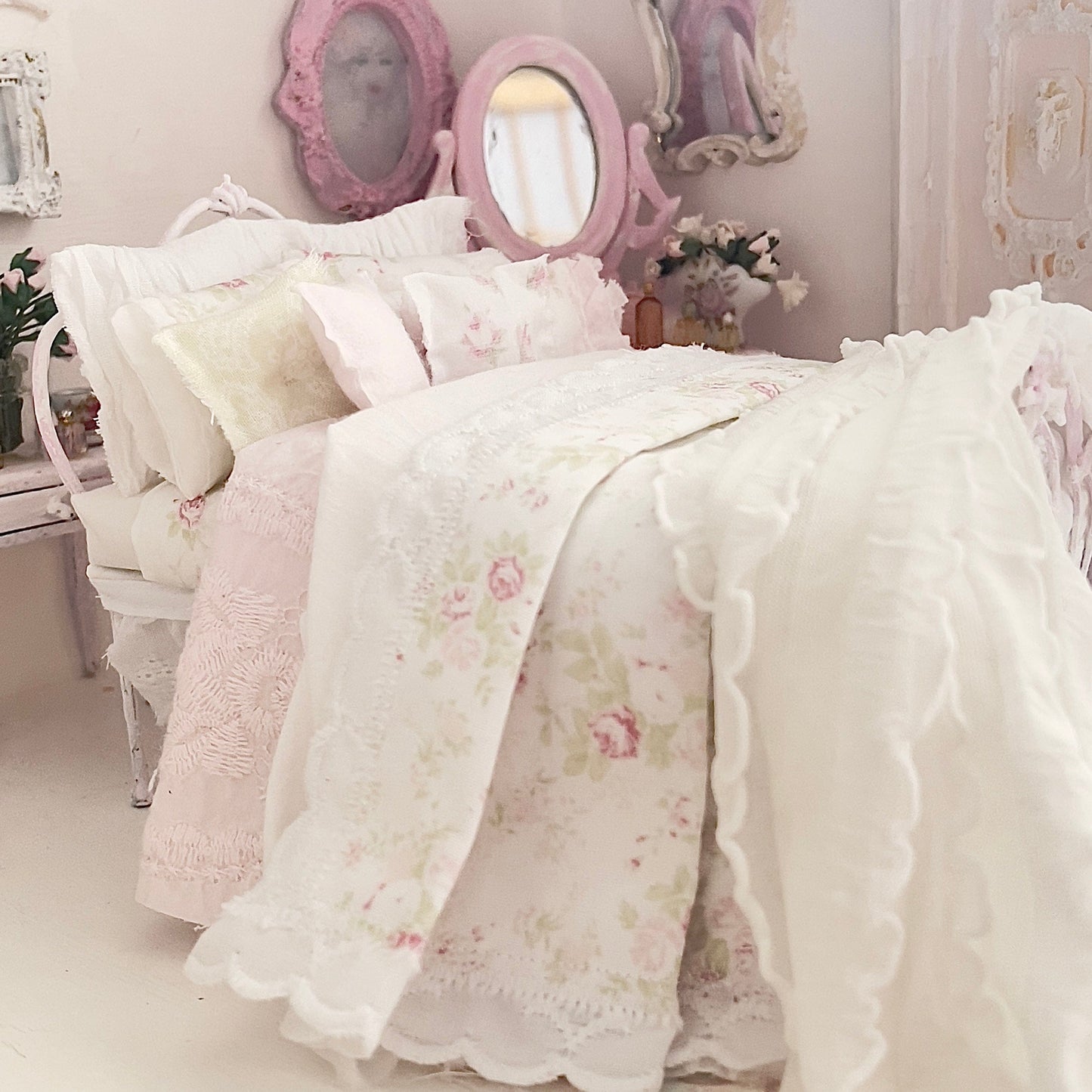 Chantallena Doll House Six whispering petals bed 1:12 Scale Dressed Dollhouse Bed - Garden Rosebuds | Chantallena