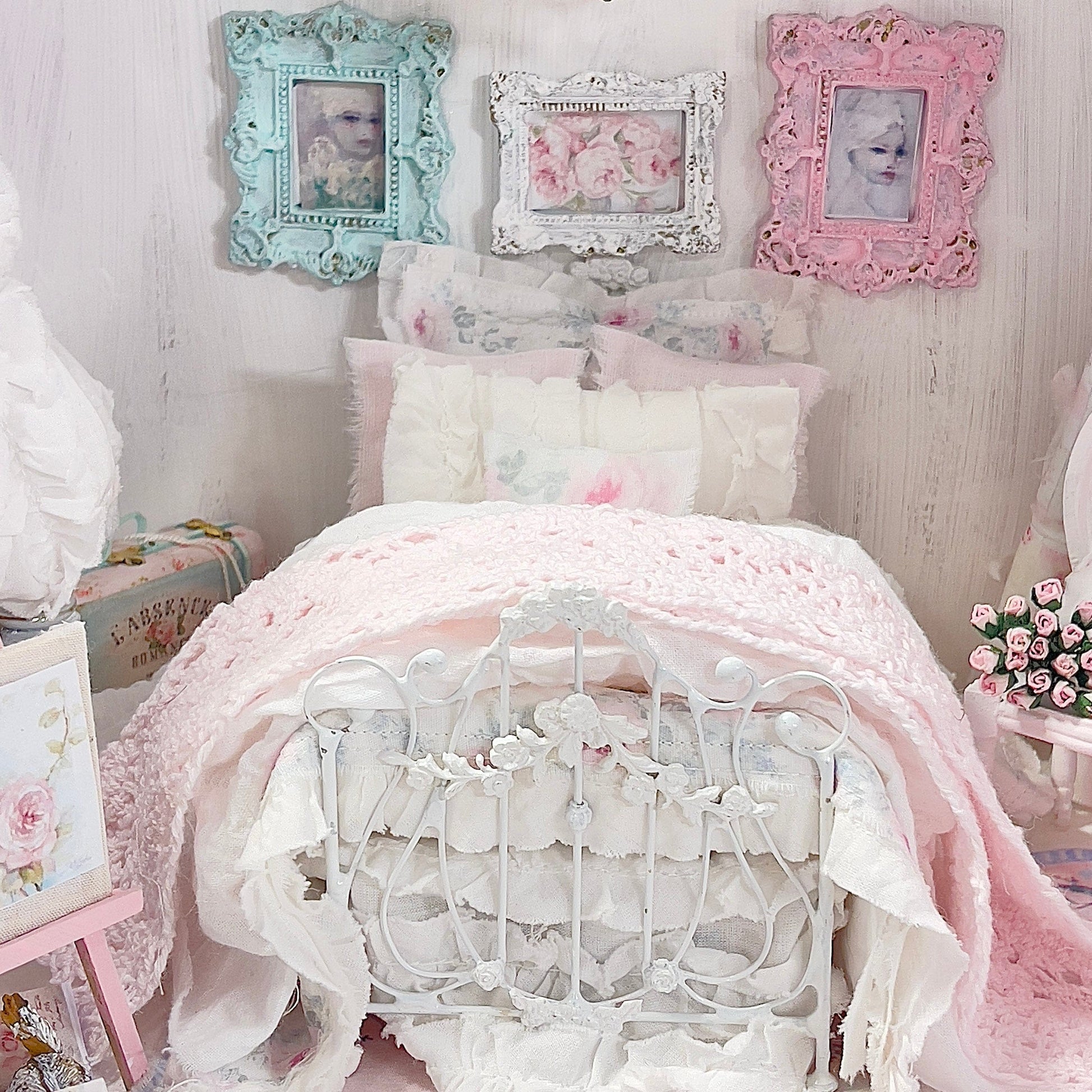Chantallena Doll House Six whispering petals bed 1:12 Scale Dressed Dollhouse Bed - Morning Roses | Chantallena