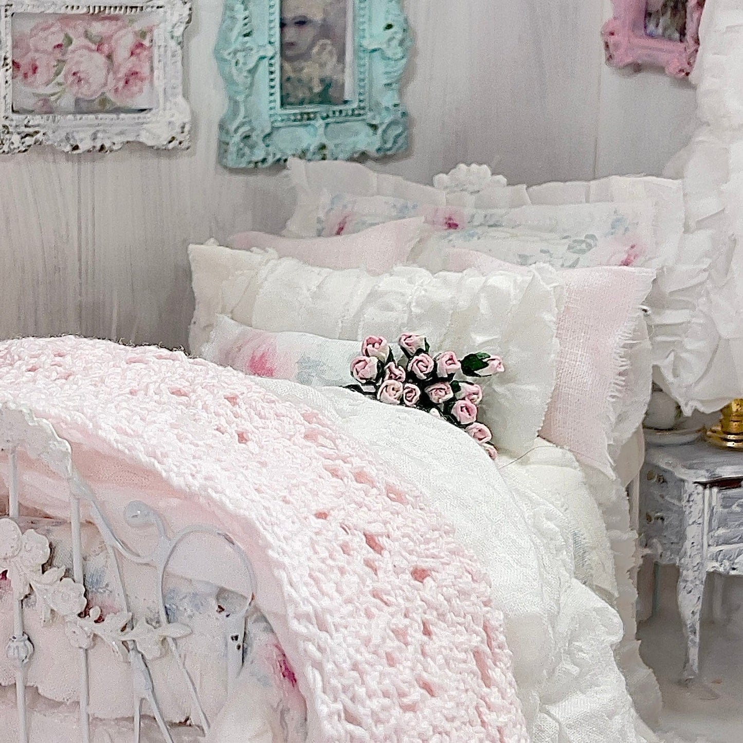 Chantallena Doll House Six whispering petals bed 1:12 Scale Dressed Dollhouse Bed - Morning Roses | Chantallena