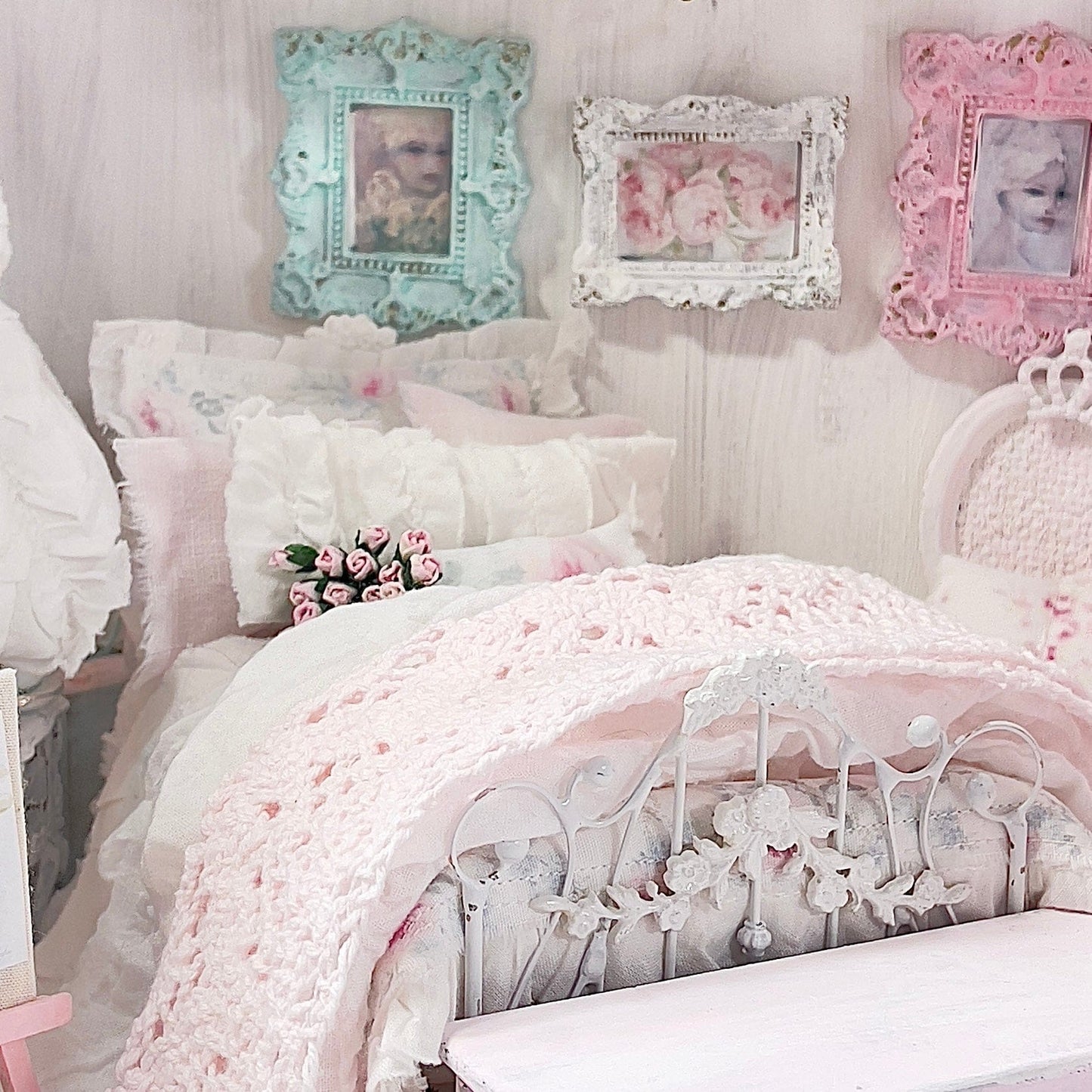 Chantallena Doll House Six whispering petals bed 1:12 Scale Dressed Dollhouse Bed - Morning Roses | Chantallena