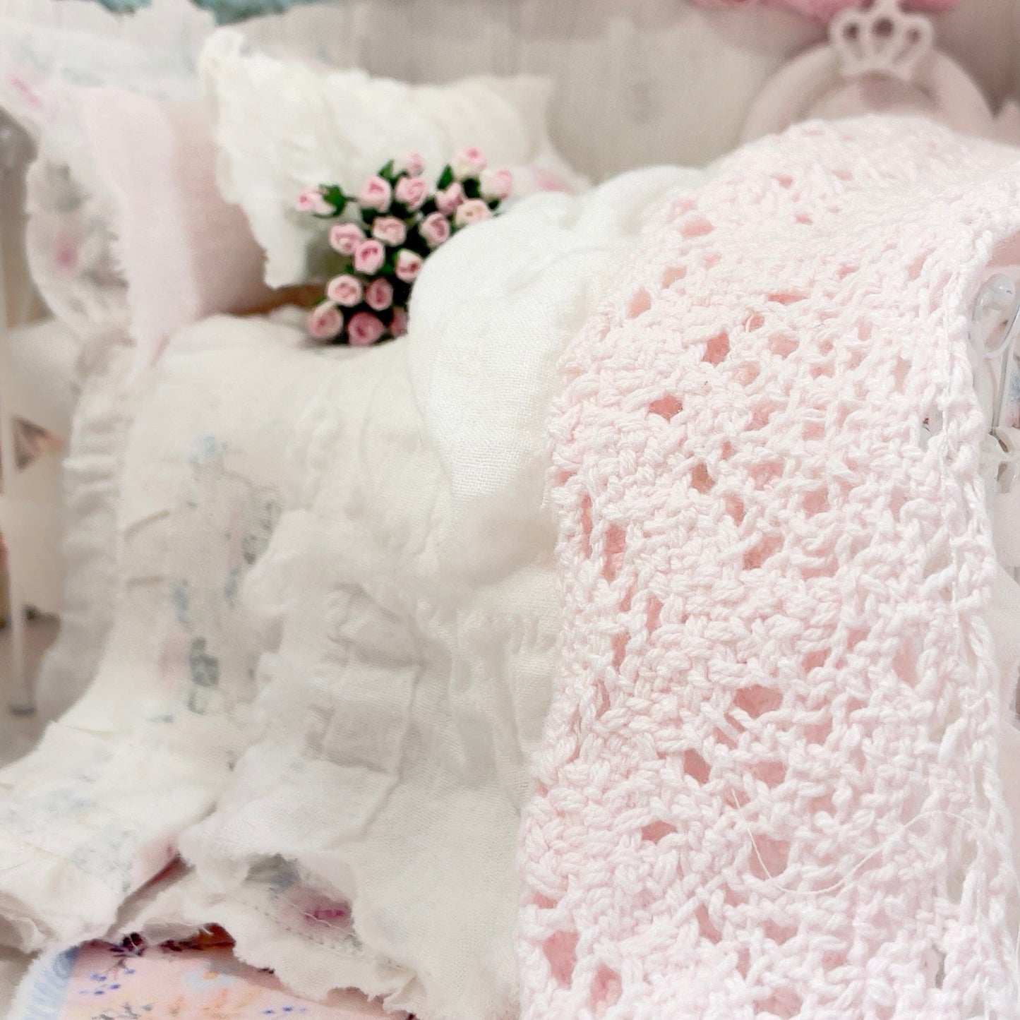 Chantallena Doll House Six whispering petals bed 1:12 Scale Dressed Dollhouse Bed - Morning Roses | Chantallena