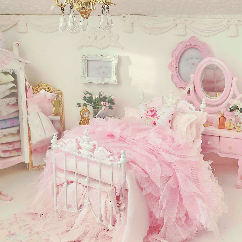 Chantallena Doll House Six whispering petals bed 1:12 Scale Dressed Dollhouse Bed - Pink Plié | Chantallena