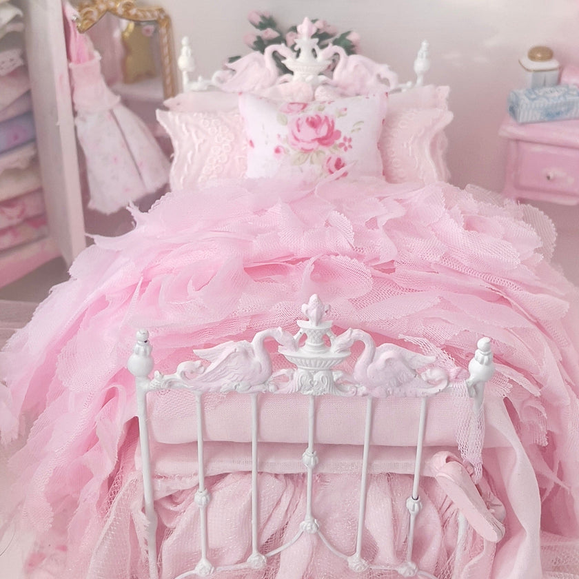 Chantallena Doll House Six whispering petals bed 1:12 Scale Dressed Dollhouse Bed - Pink Plié | Chantallena