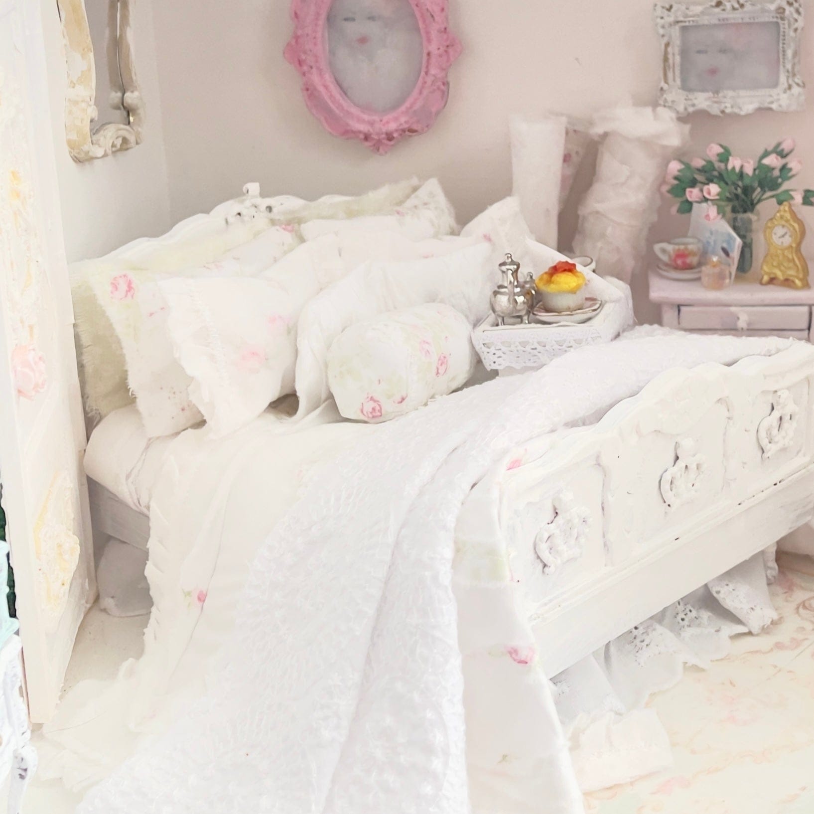 Chantallena Doll House Six whispering petals bed 1:12 Scale Dressed Dollhouse Bed with Breakfast Tray- Twining Roses |Chantallena