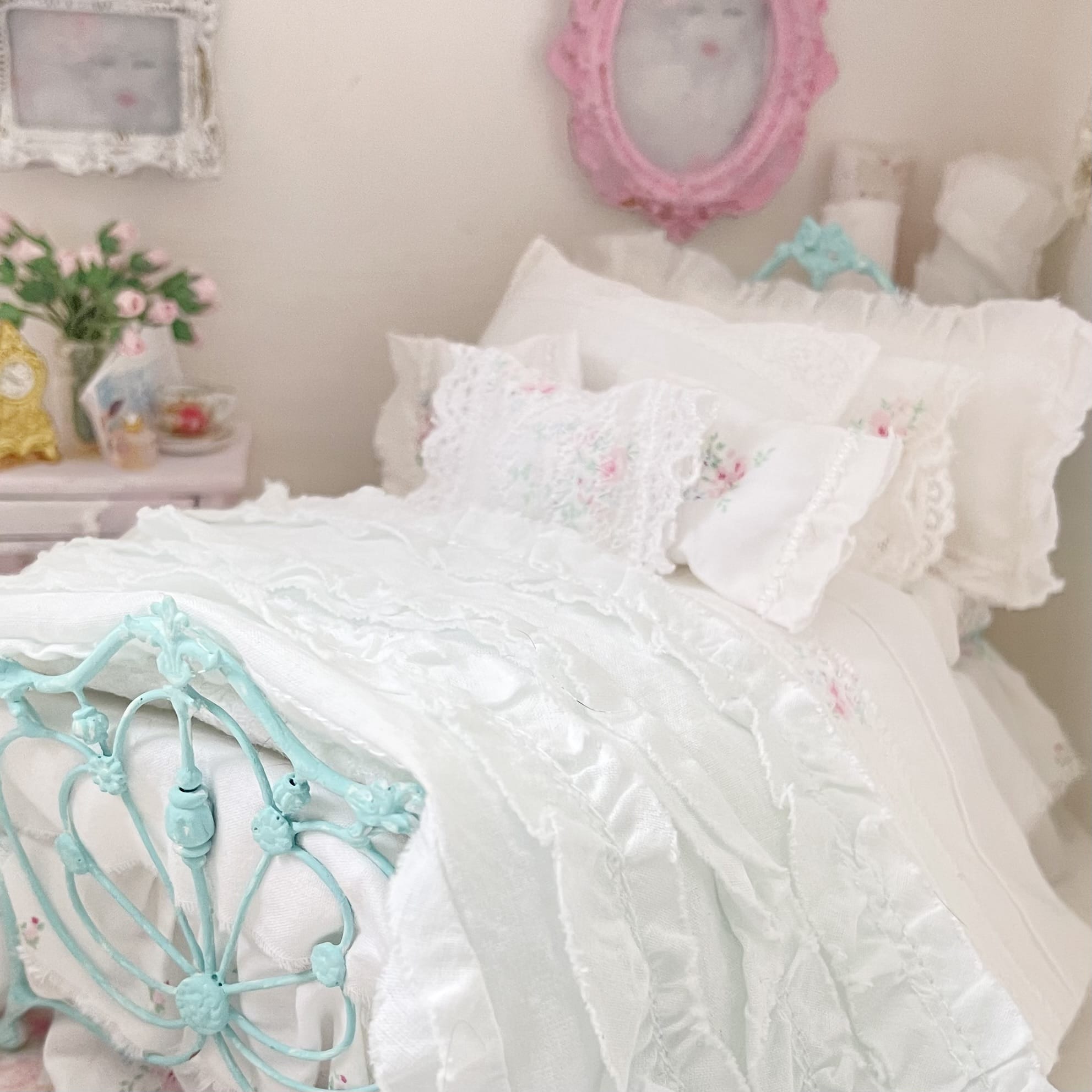 Chantallena Doll House Six whispering petals bed 1:12 Scale Dressed Dollhouse Wrought Iron Bed - Lace Sonnet| Chantallena
