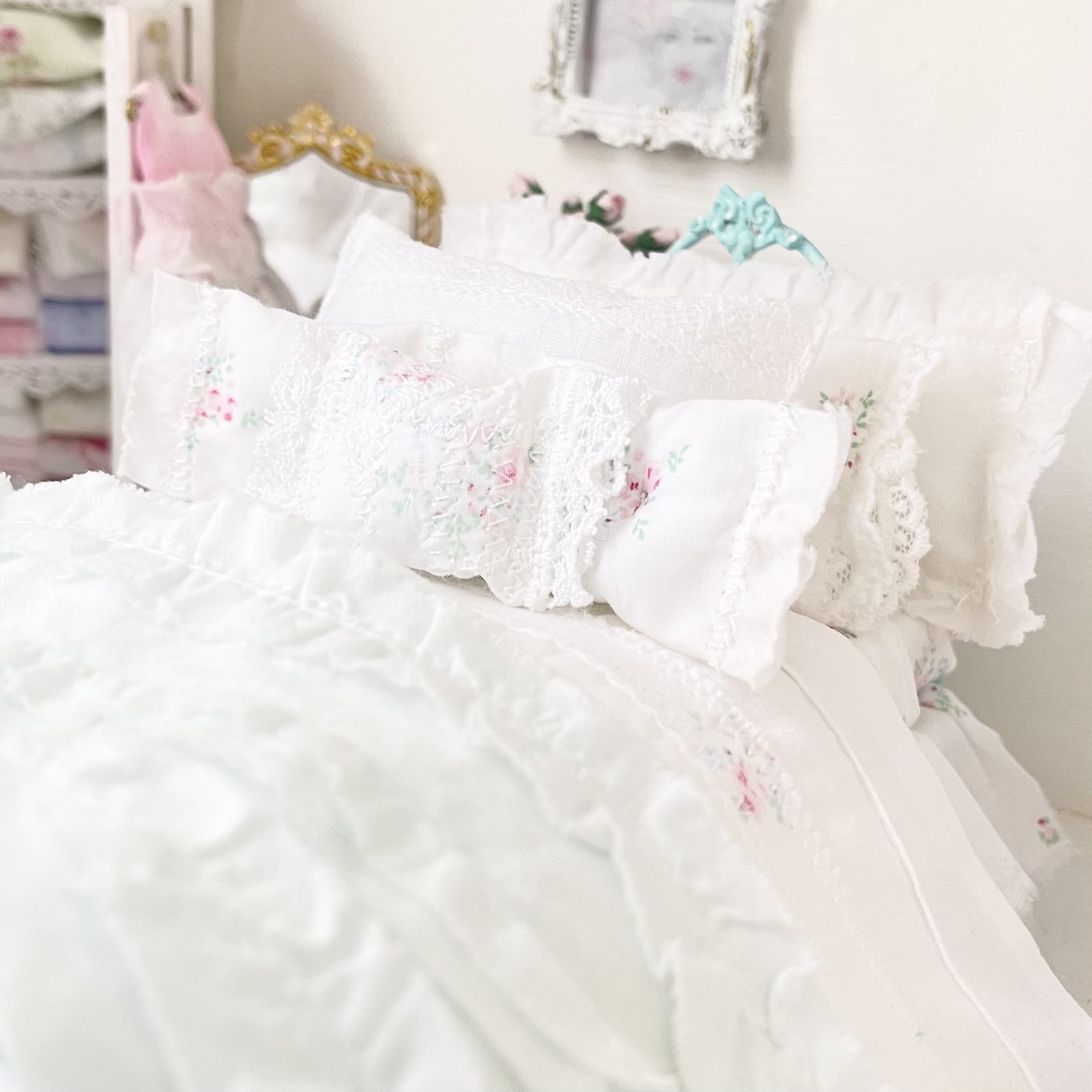 Chantallena Doll House Six whispering petals bed 1:12 Scale Dressed Dollhouse Wrought Iron Bed - Lace Sonnet| Chantallena