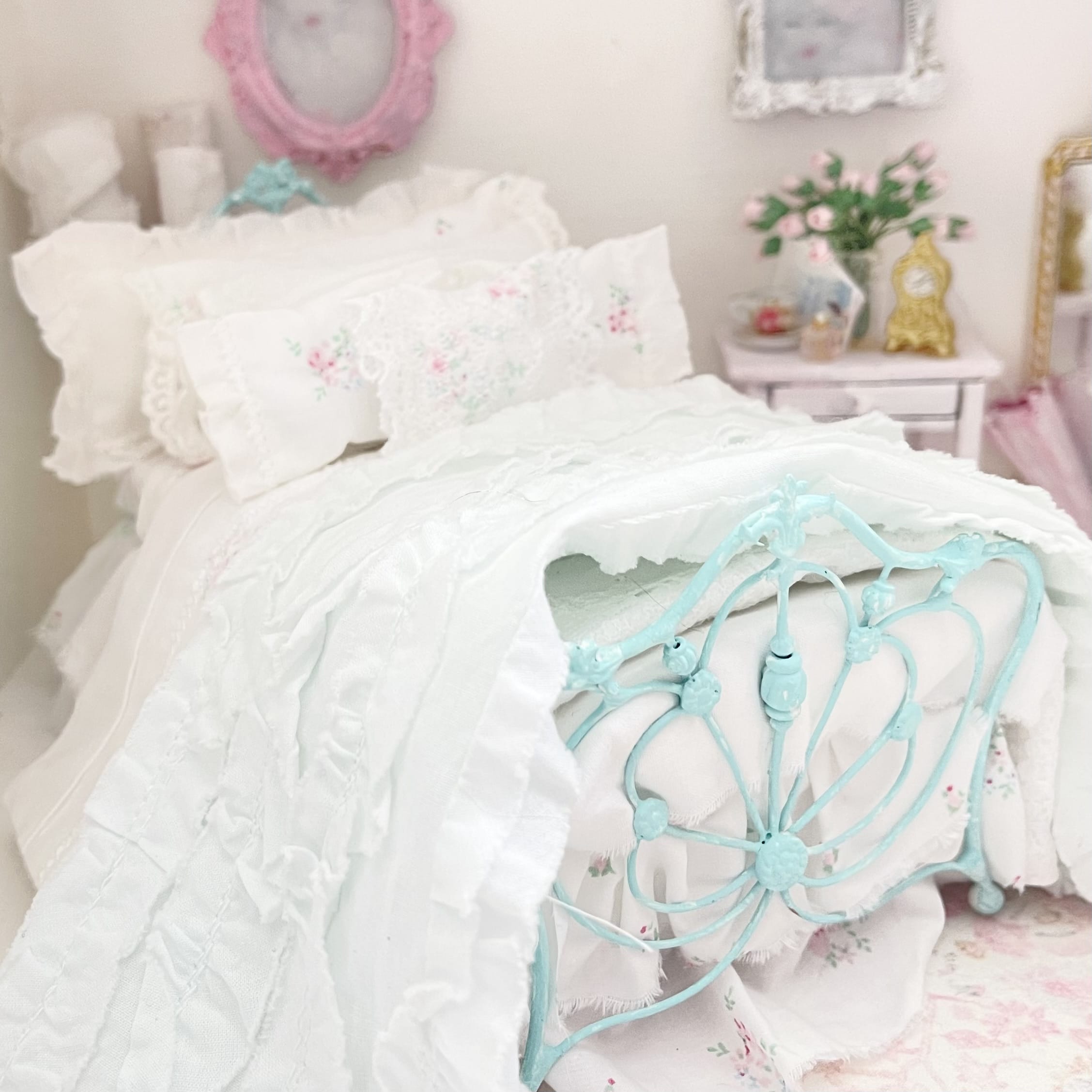 Chantallena Doll House Six whispering petals bed 1:12 Scale Dressed Dollhouse Wrought Iron Bed - Lace Sonnet| Chantallena