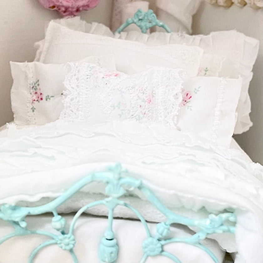 Chantallena Doll House Six whispering petals bed 1:12 Scale Dressed Dollhouse Wrought Iron Bed - Lace Sonnet| Chantallena