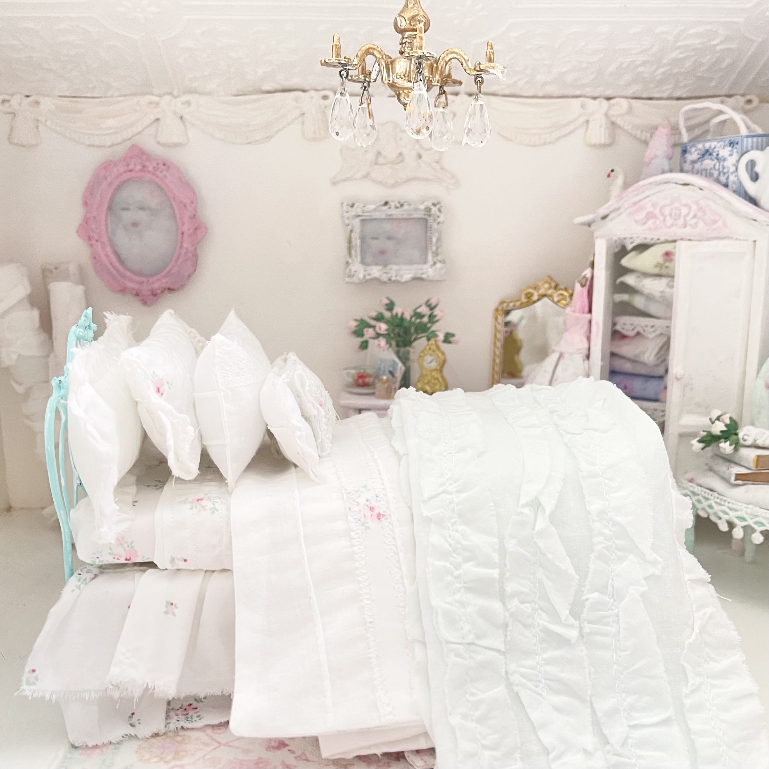 Chantallena Doll House Six whispering petals bed 1:12 Scale Dressed Dollhouse Wrought Iron Bed - Lace Sonnet| Chantallena
