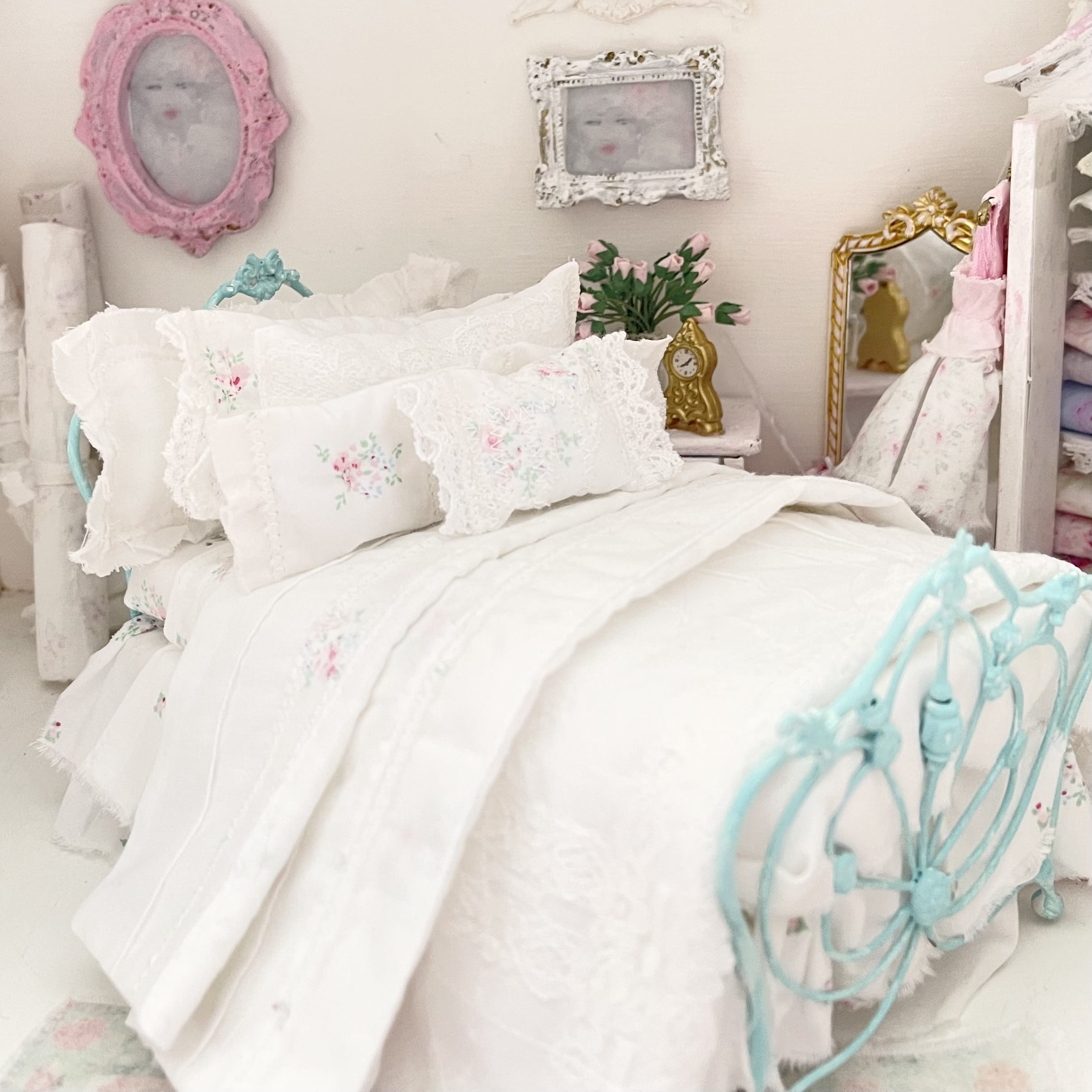 Chantallena Doll House Six whispering petals bed 1:12 Scale Dressed Dollhouse Wrought Iron Bed - Lace Sonnet| Chantallena