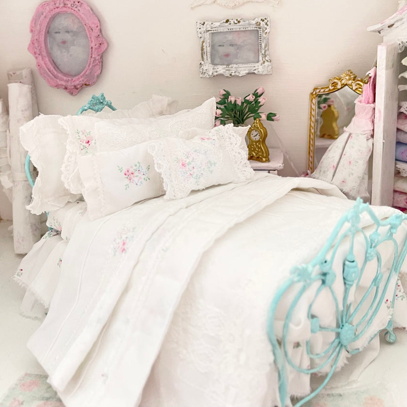 Chantallena Doll House Six whispering petals bed 1:12 Scale Dressed Dollhouse Wrought Iron Bed - Lace Sonnet| Chantallena