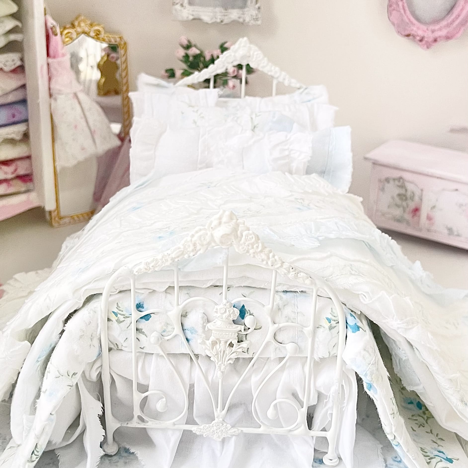 Chantallena Doll House Six whispering petals bed 1:12 Scale Dressed Dollhouse Wrought Iron Bed- Softly Told| Chantallena
