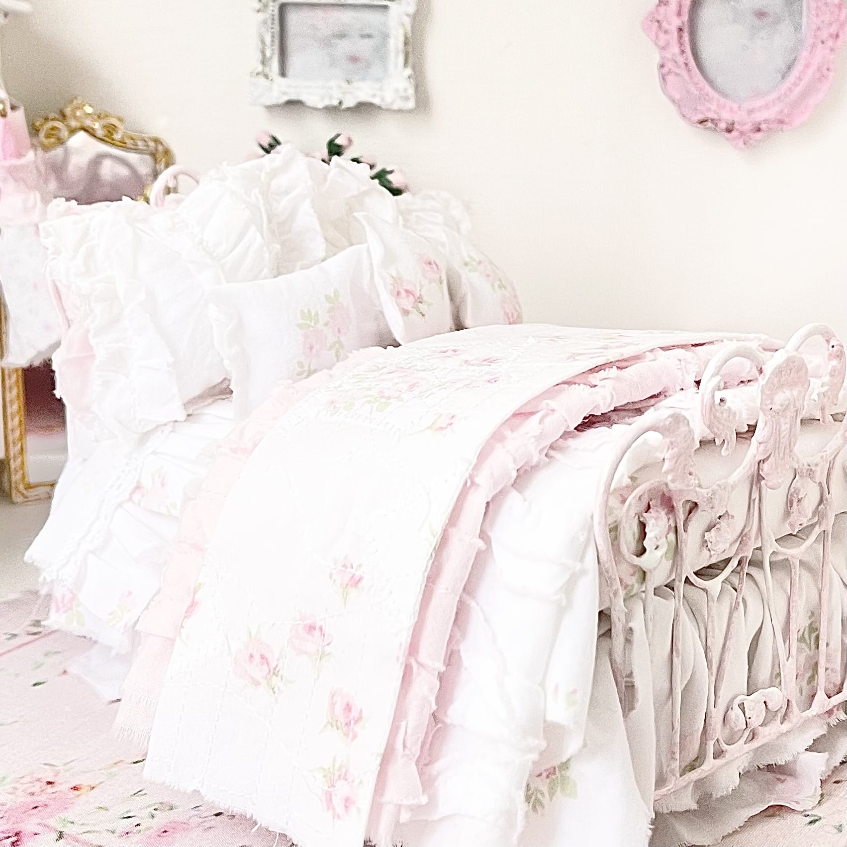 Chantallena Doll House Six whispering petals bed 1:12 Scale Dressed Dollhouse Wrought Iron - Roses are Forever| Chantallena
