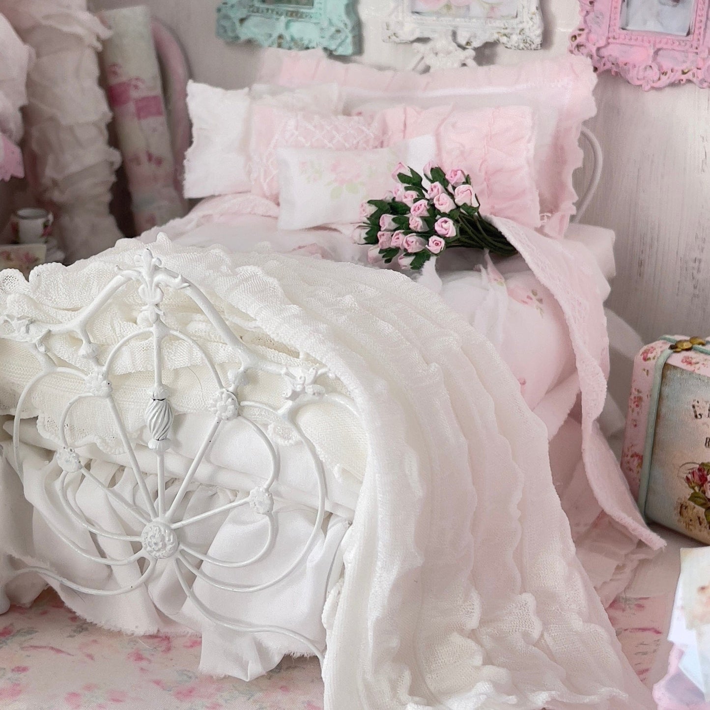 Chantallena Doll House Six whispering petals bed Faded 1:12 Scale Dressed Dollhouse Bed - The Faded Rose| Chantallena