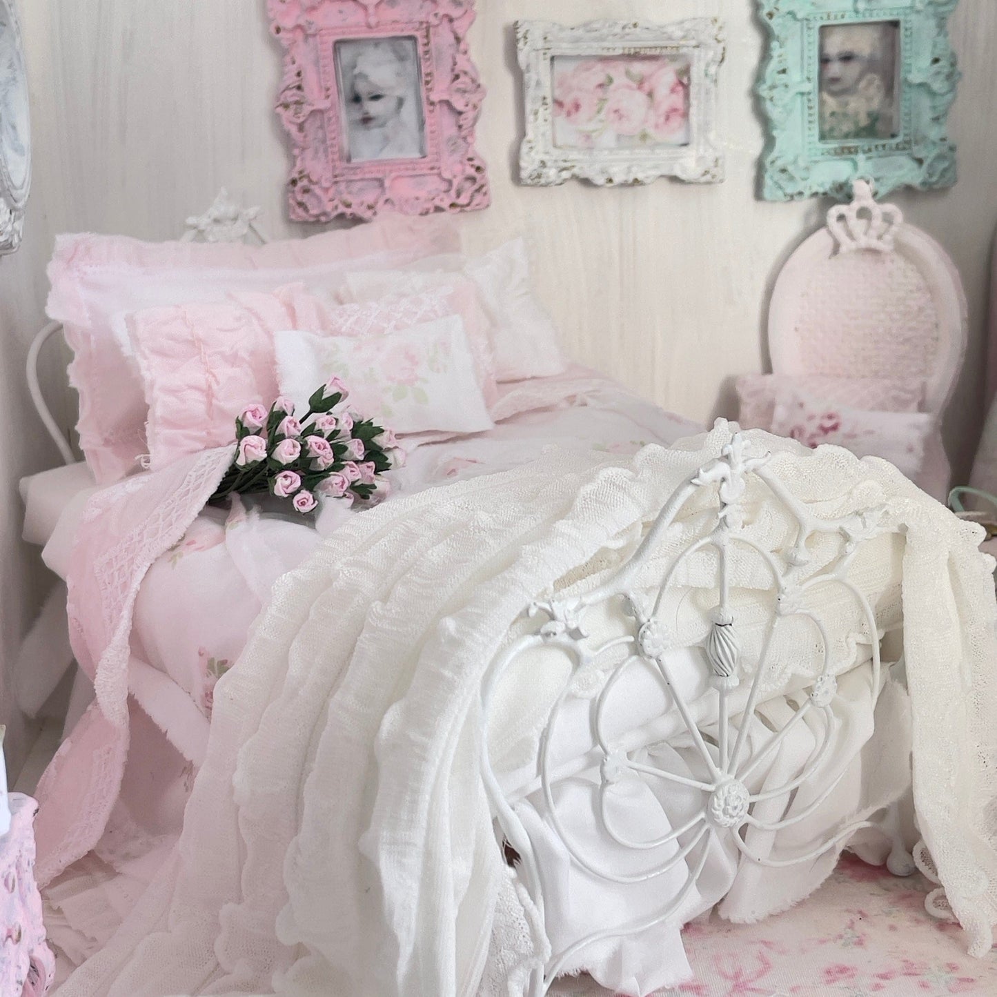 Chantallena Doll House Six whispering petals bed Faded 1:12 Scale Dressed Dollhouse Bed - The Faded Rose| Chantallena