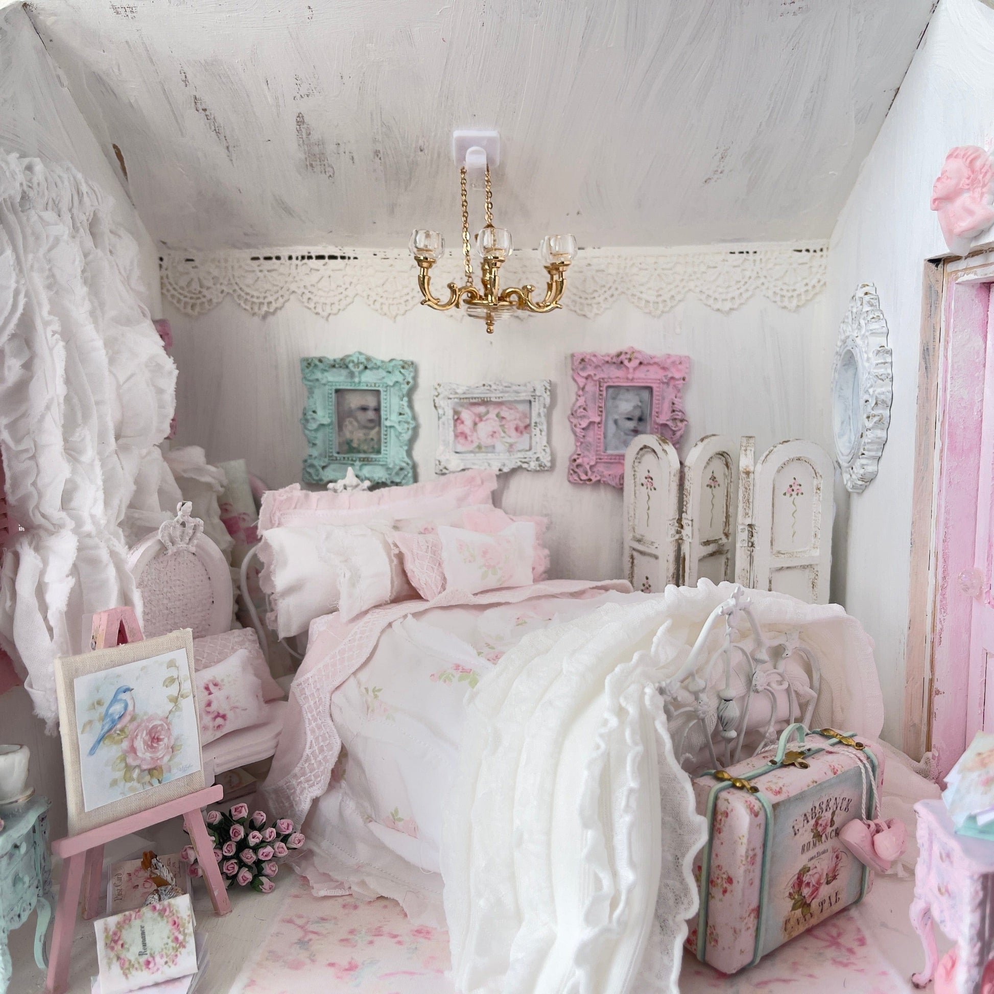 Chantallena Doll House Six whispering petals bed Faded 1:12 Scale Dressed Dollhouse Bed - The Faded Rose| Chantallena